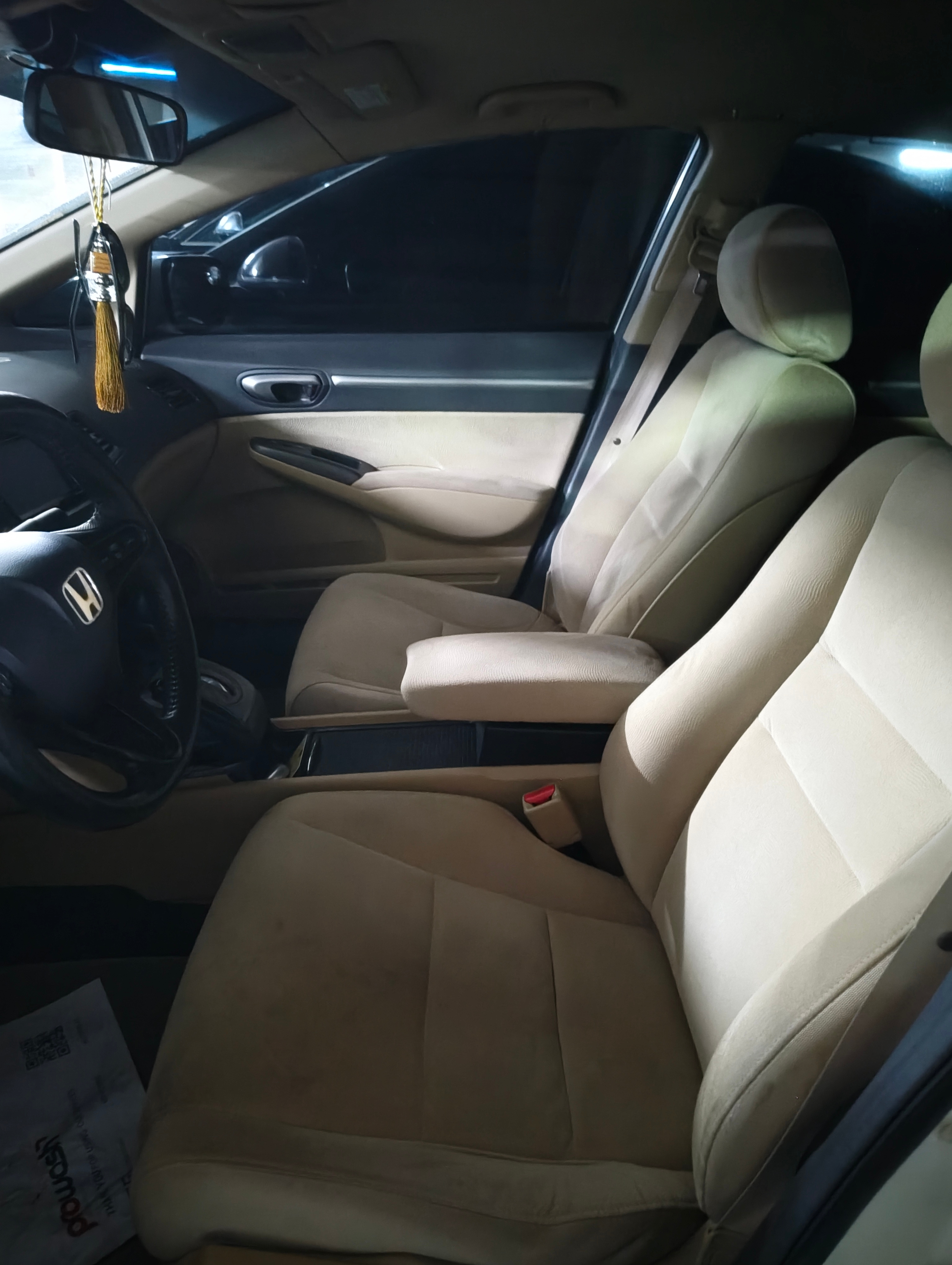 白色的 本田 Civic 1.8 i-VTEC 2008年
