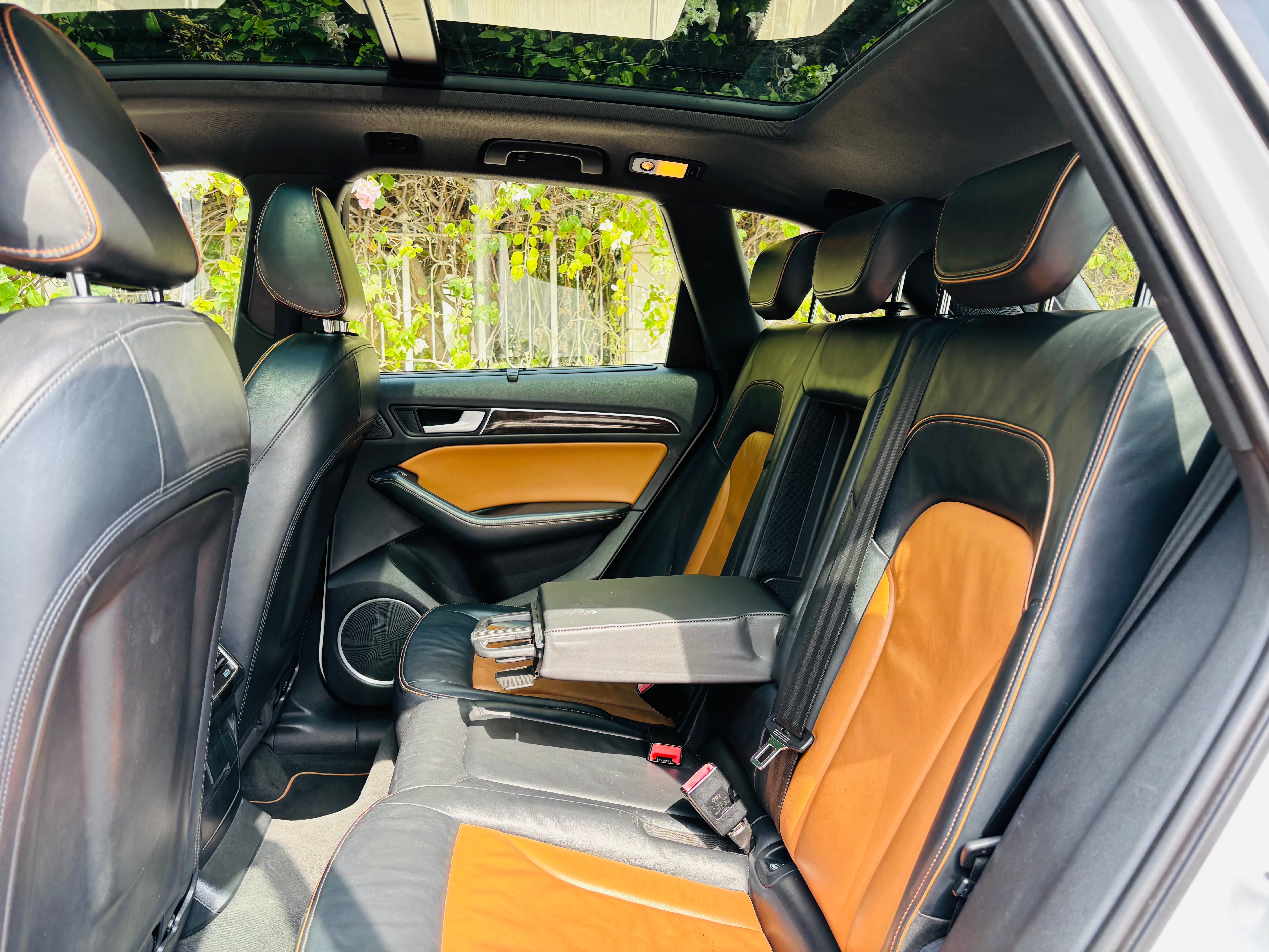 Белый Audi Q5 S-line 2015 год