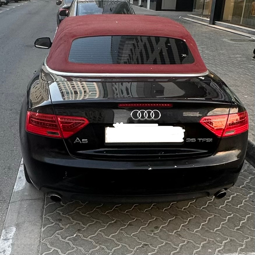 Черный Audi A5 Convertible 2015 год
