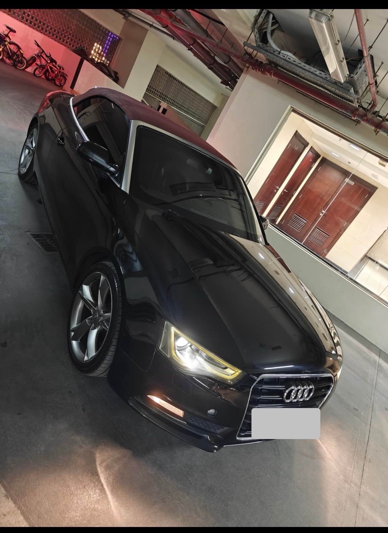 Черный Audi A5 Convertible 2015 год