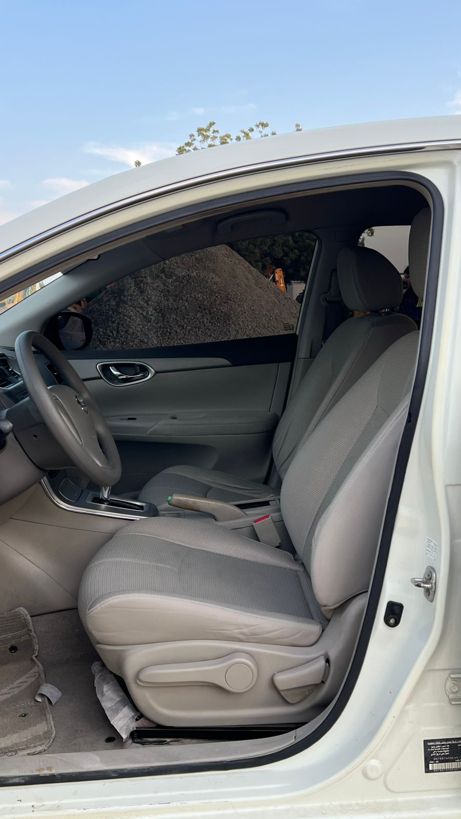 White Nissan Sentra S 2014