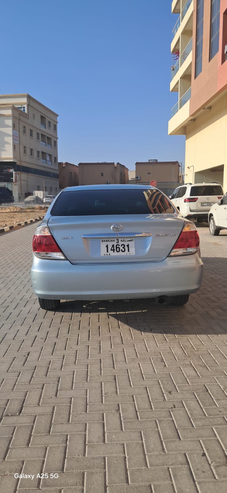 Bleu clair Toyota Camry LE 2005