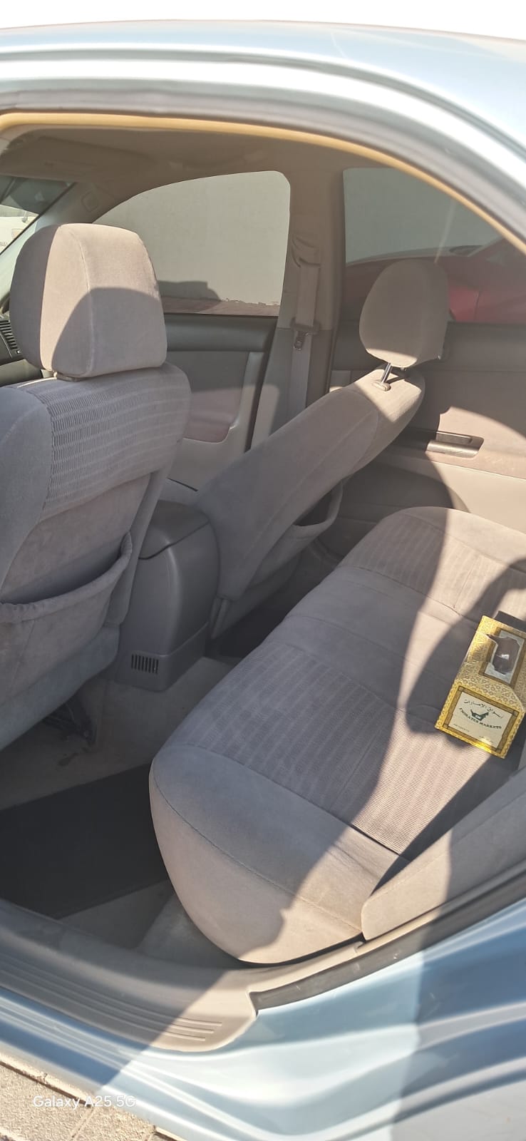 Bleu clair Toyota Camry LE 2005