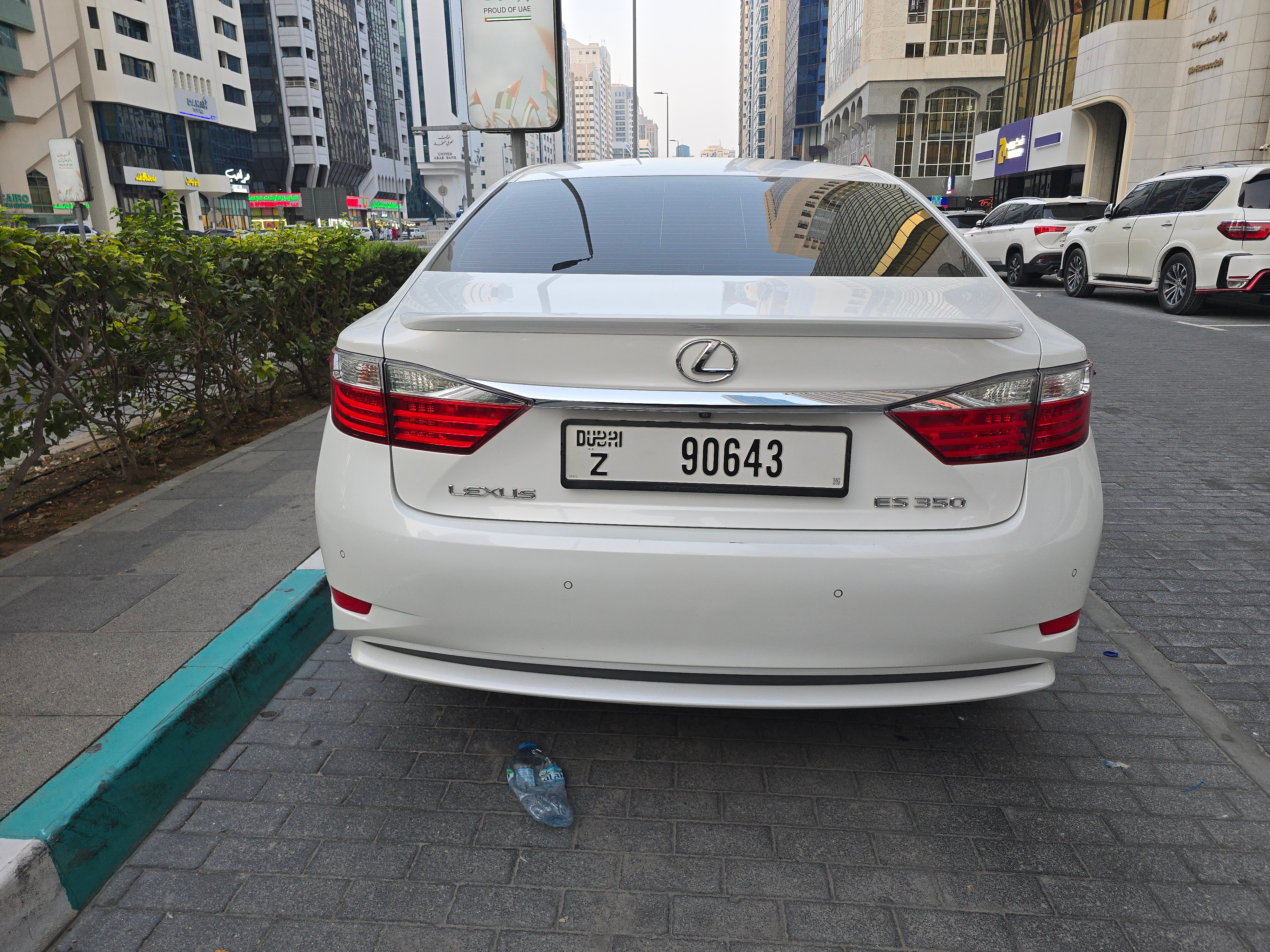 White Lexus ES350 Platinum 2013