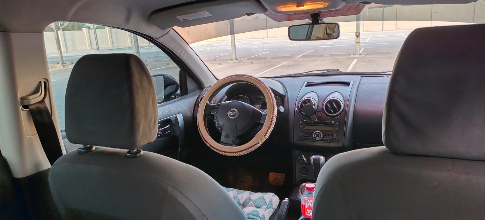 Gray Nissan Qashqai SE 2013