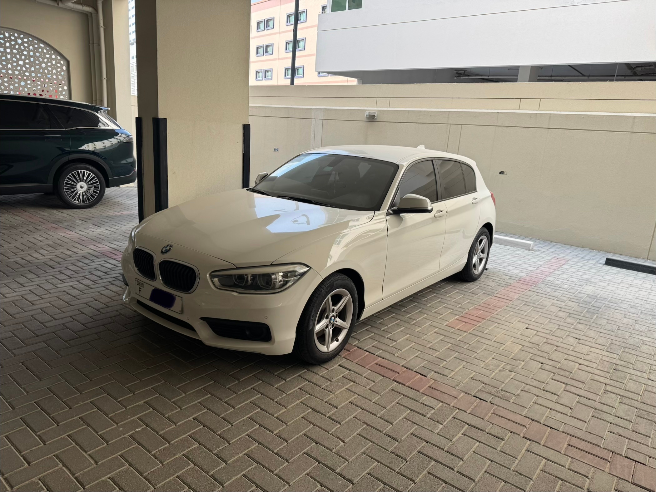 White BMW 120i Sport Line 2019