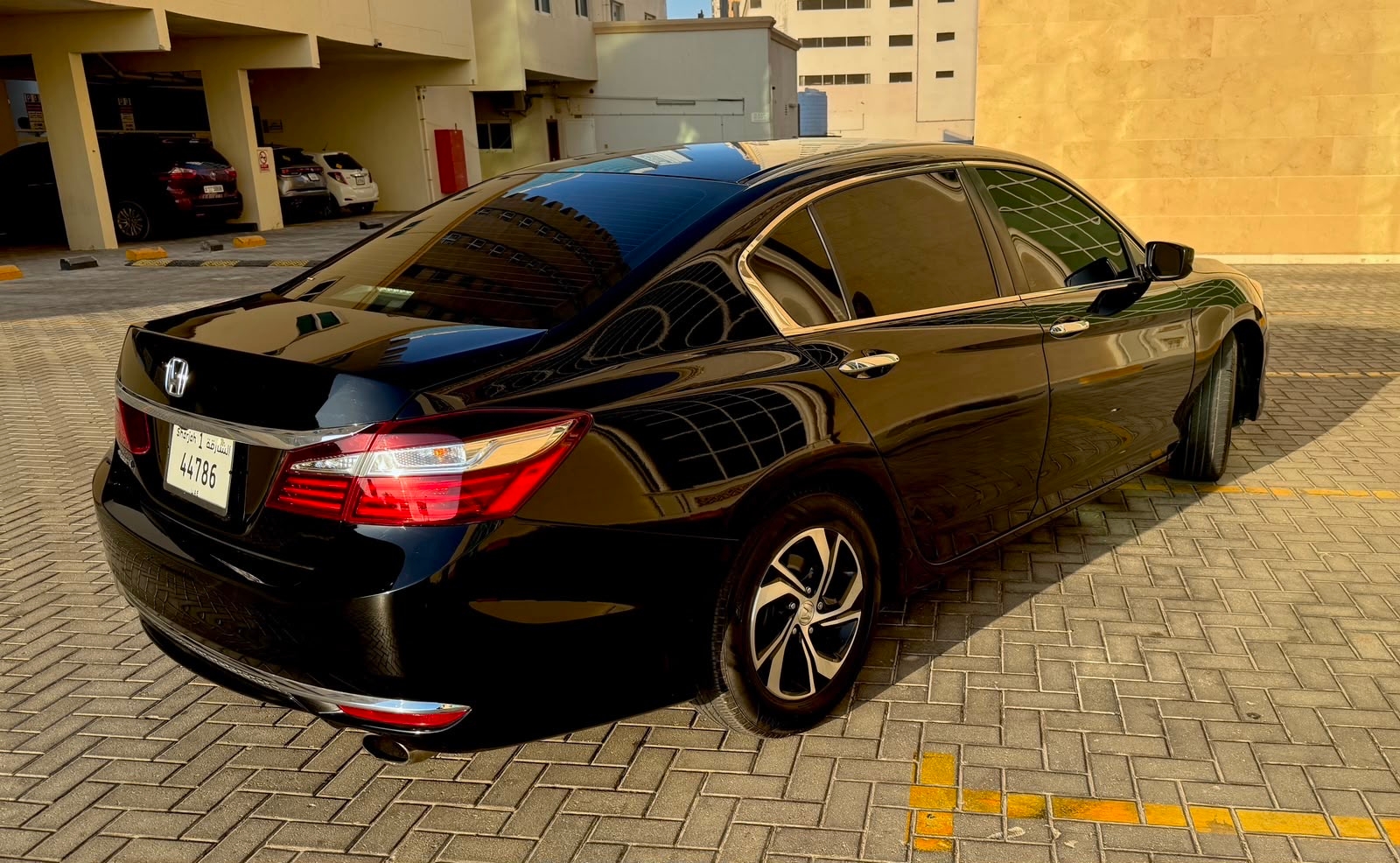 أسود هوندا Accord i-VTEC 2017