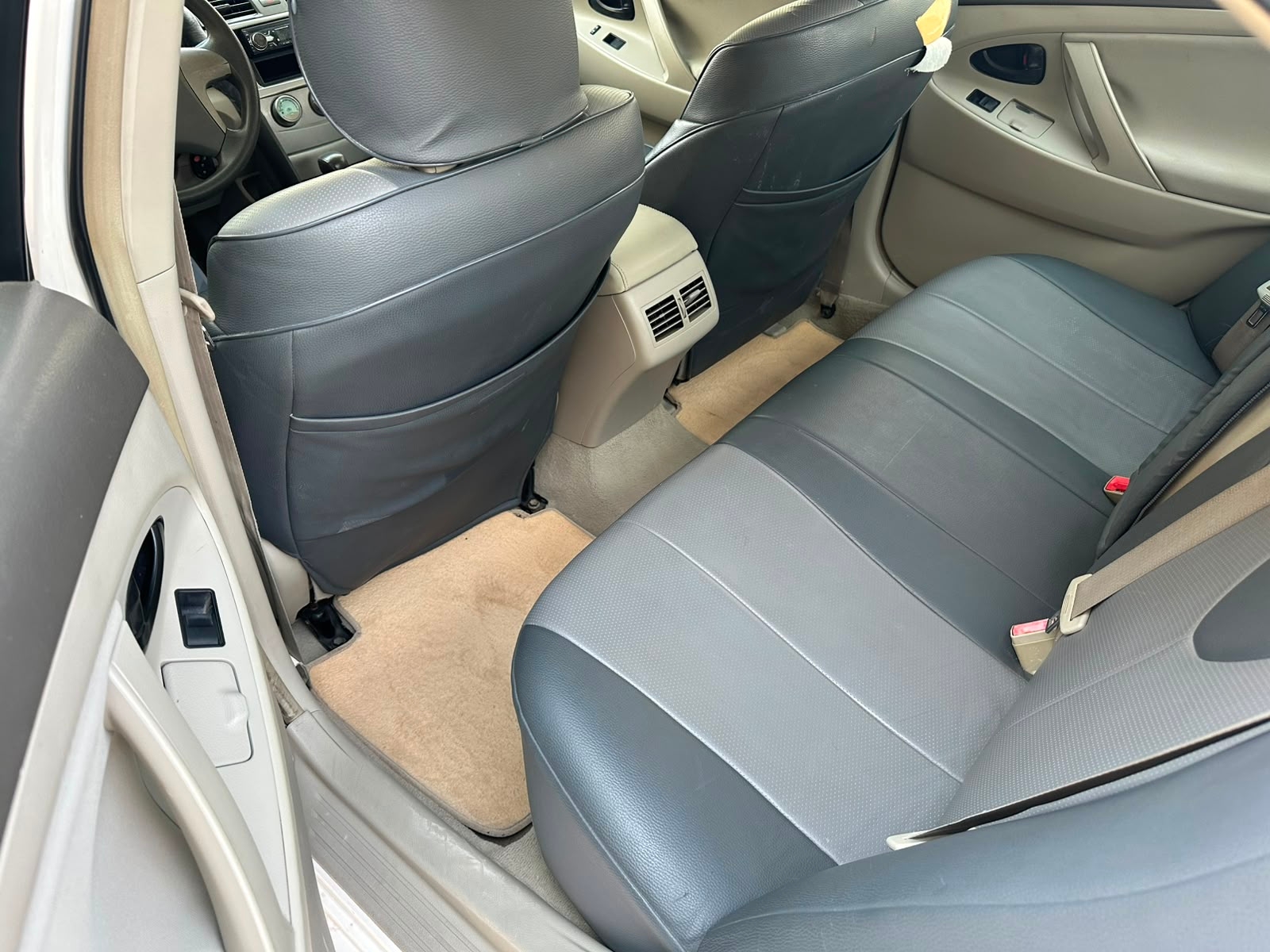 White Toyota Camry GL 2007