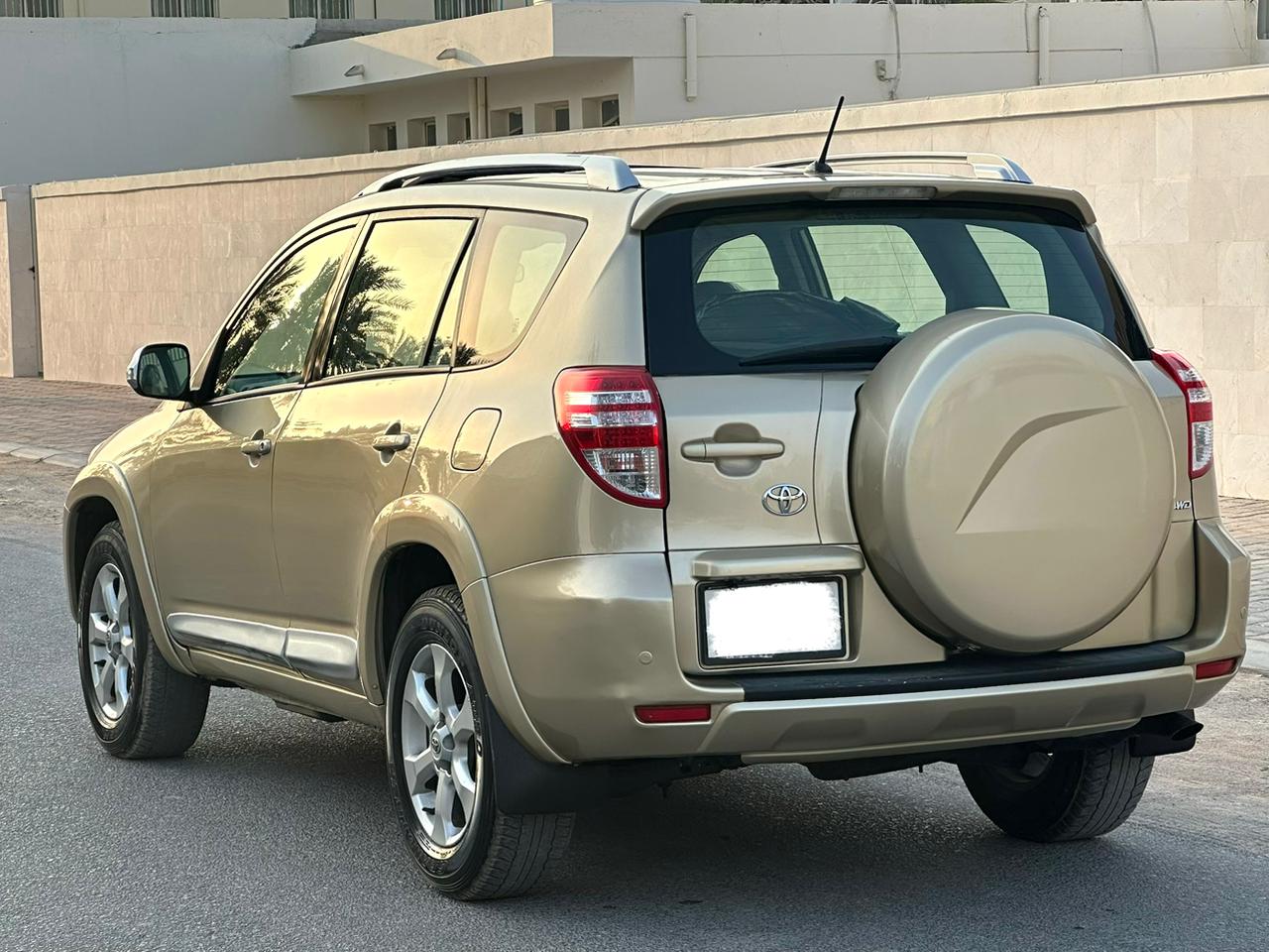 Or Toyota RAV4 VXR 2011