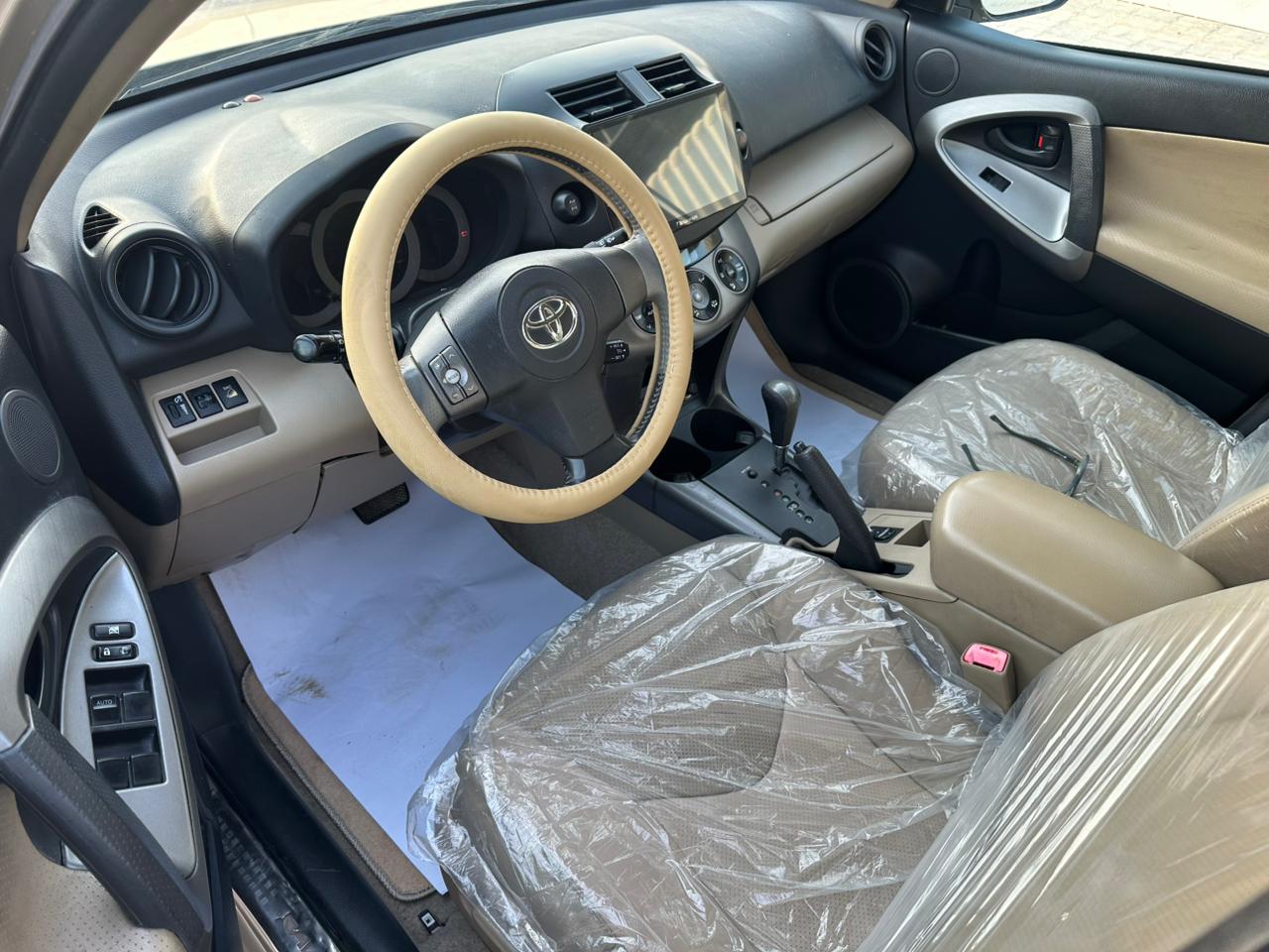 Or Toyota RAV4 VXR 2011