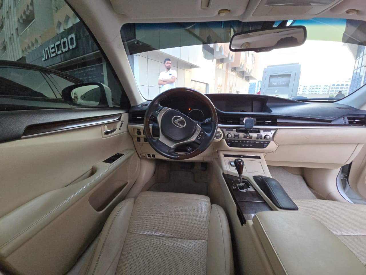 White Lexus ES 350 2013