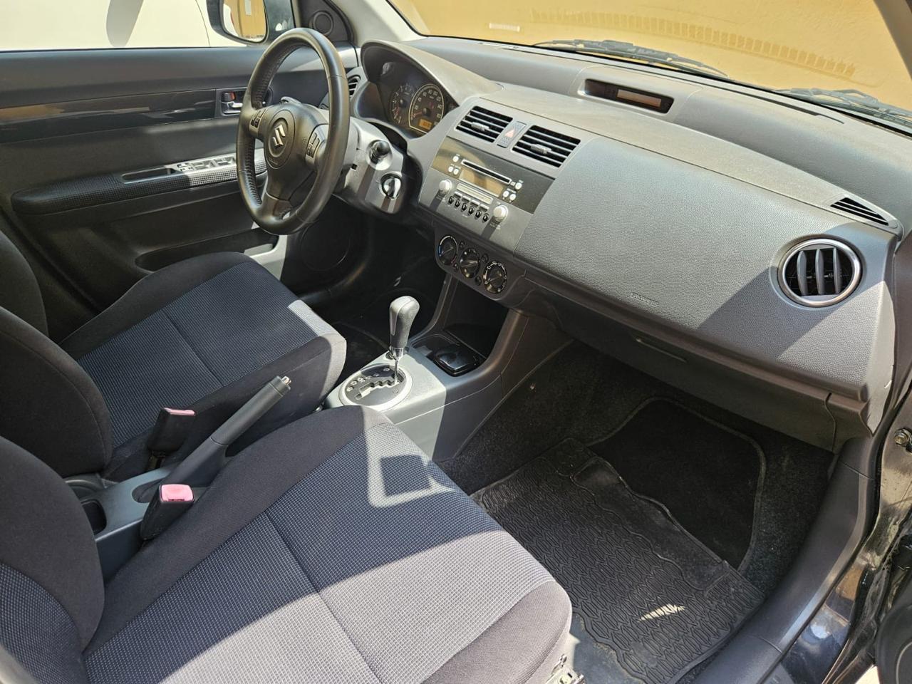 أسود سوزوكي Swift GL ٢٠٠٦