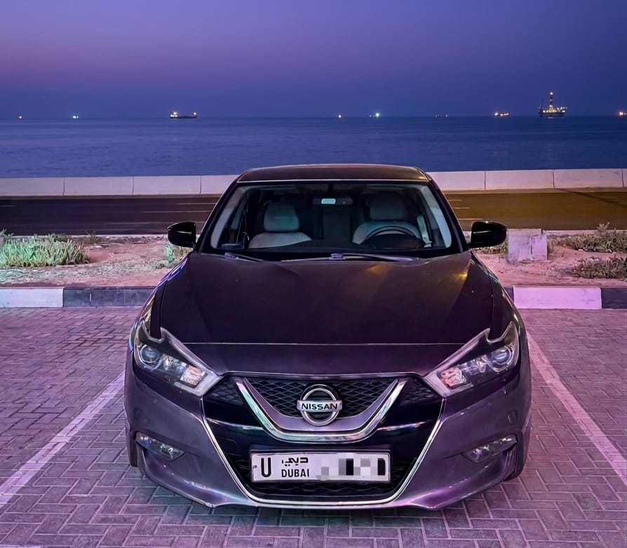Gray Nissan Maxima 3.5 SE 2016