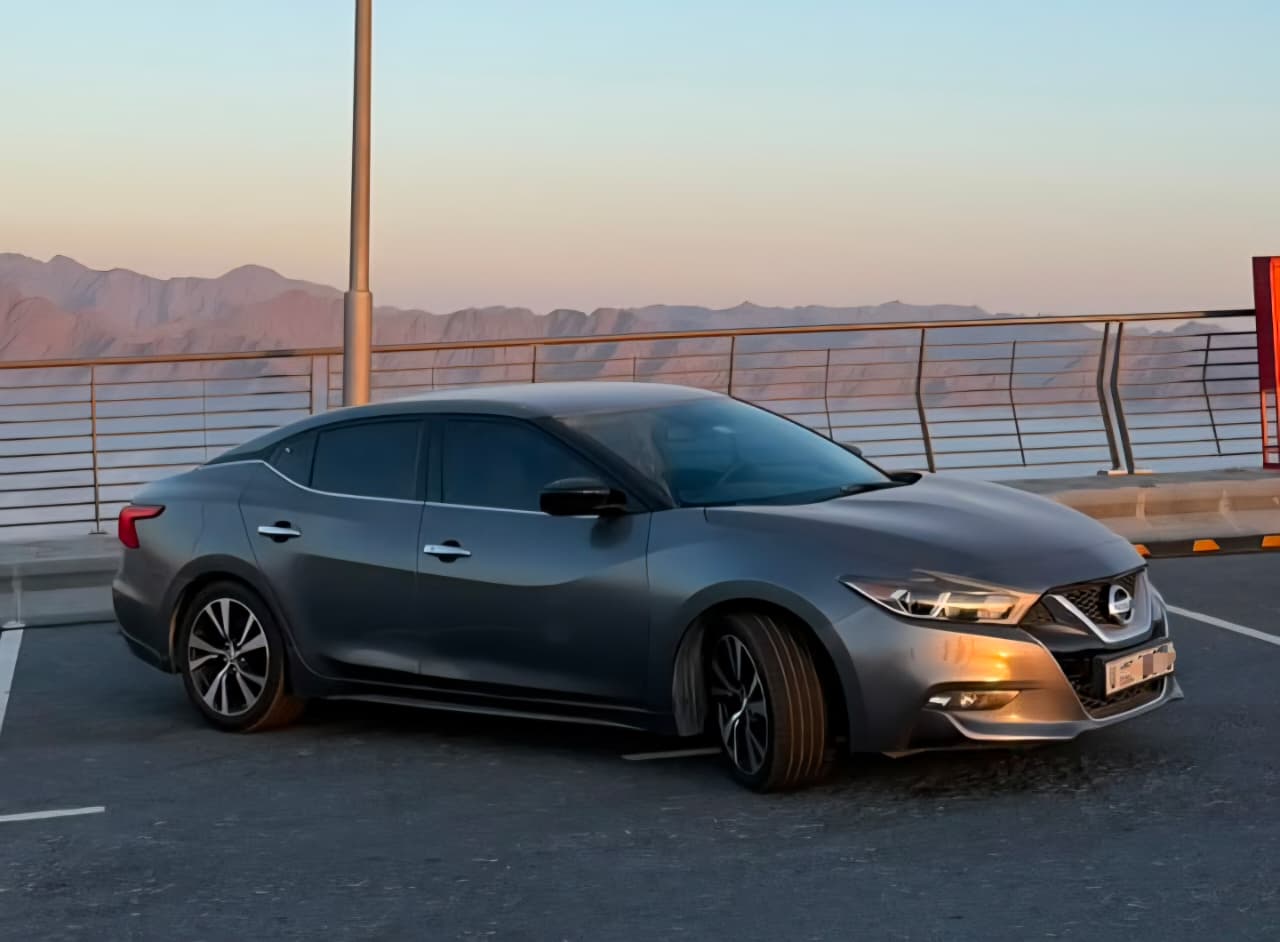 Gray Nissan Maxima 3.5 SE 2016