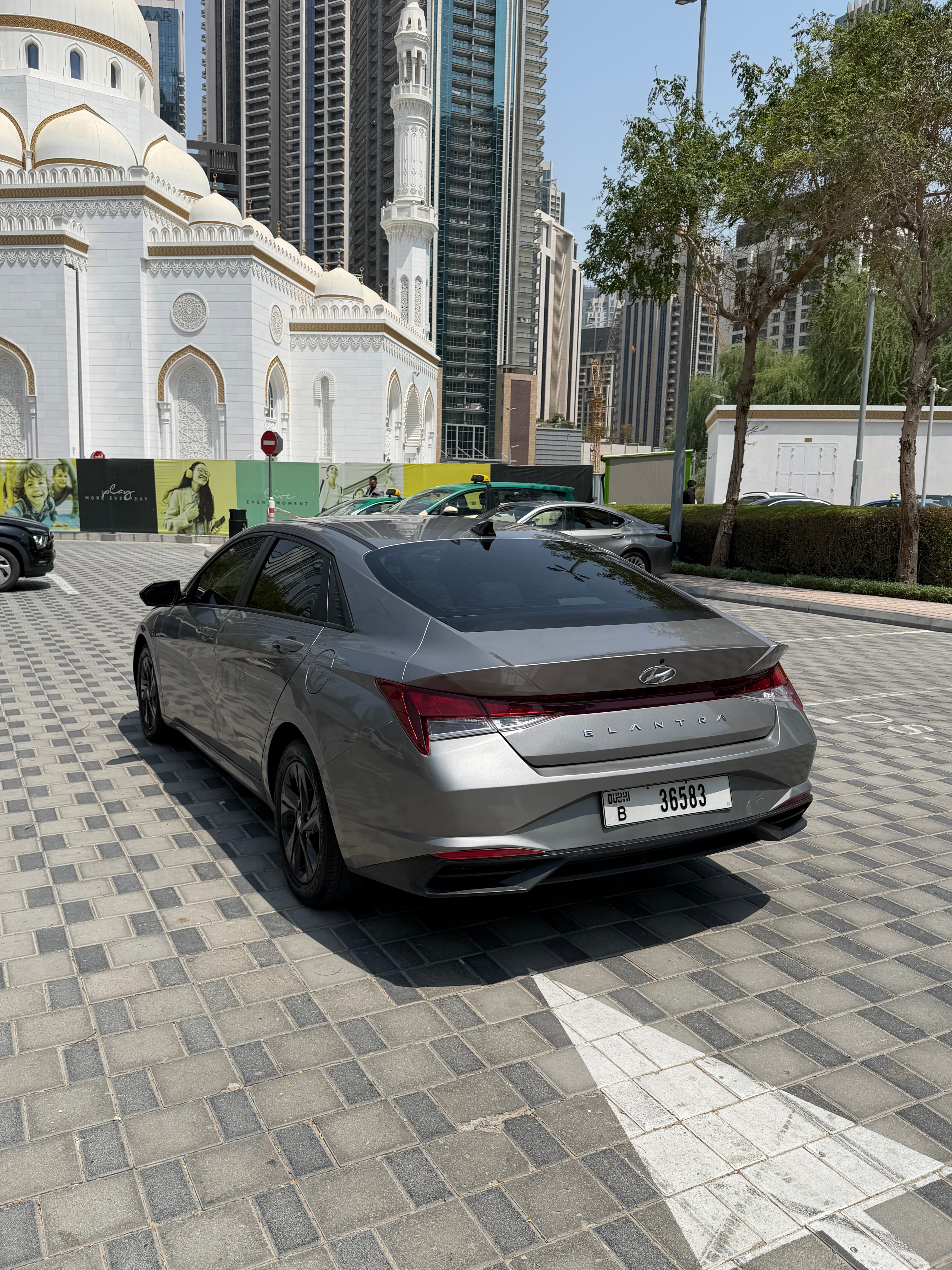 Silver Hyundai Elantra SEL 2021