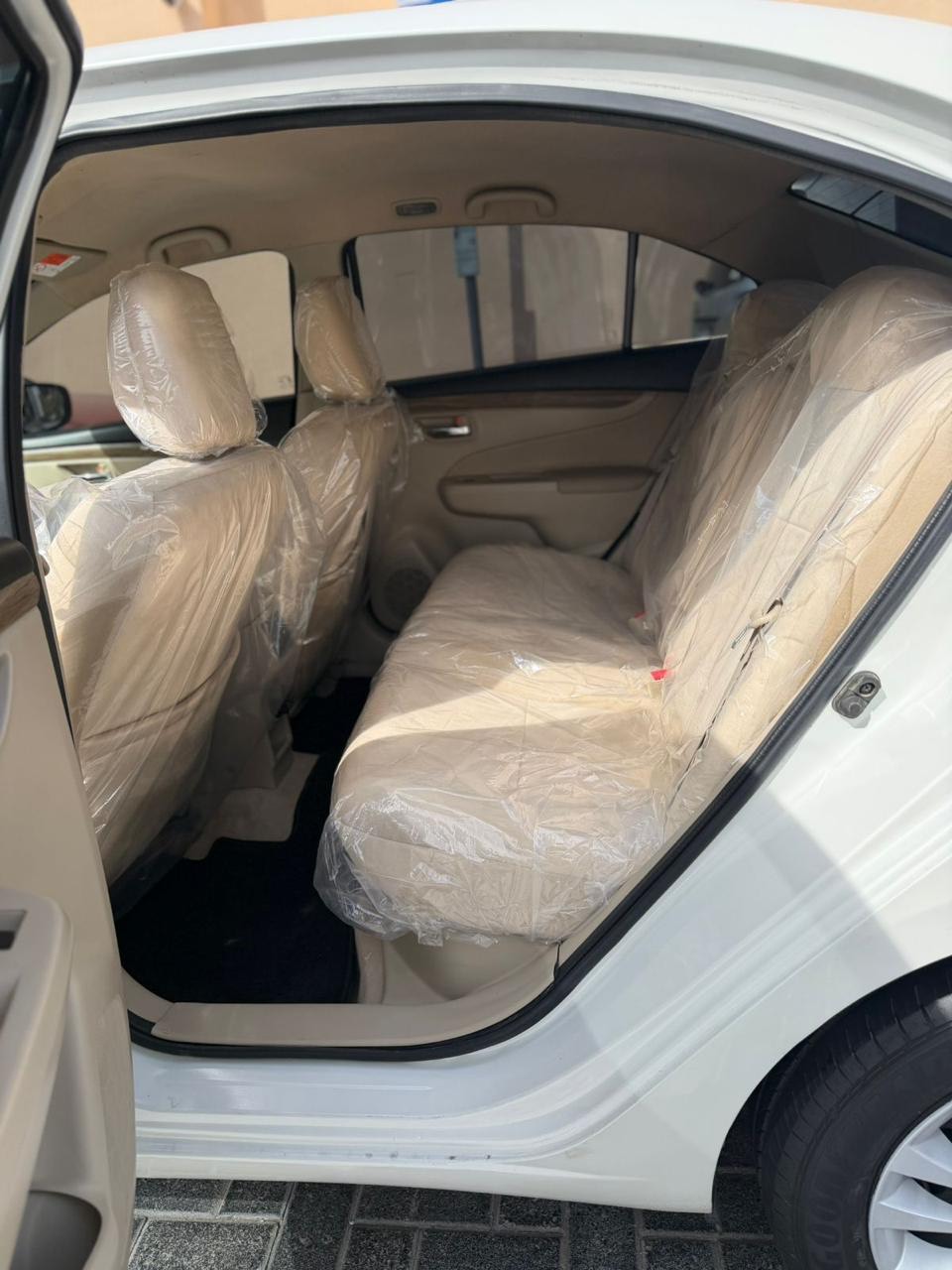 White Suzuki Ciaz GLX 2023
