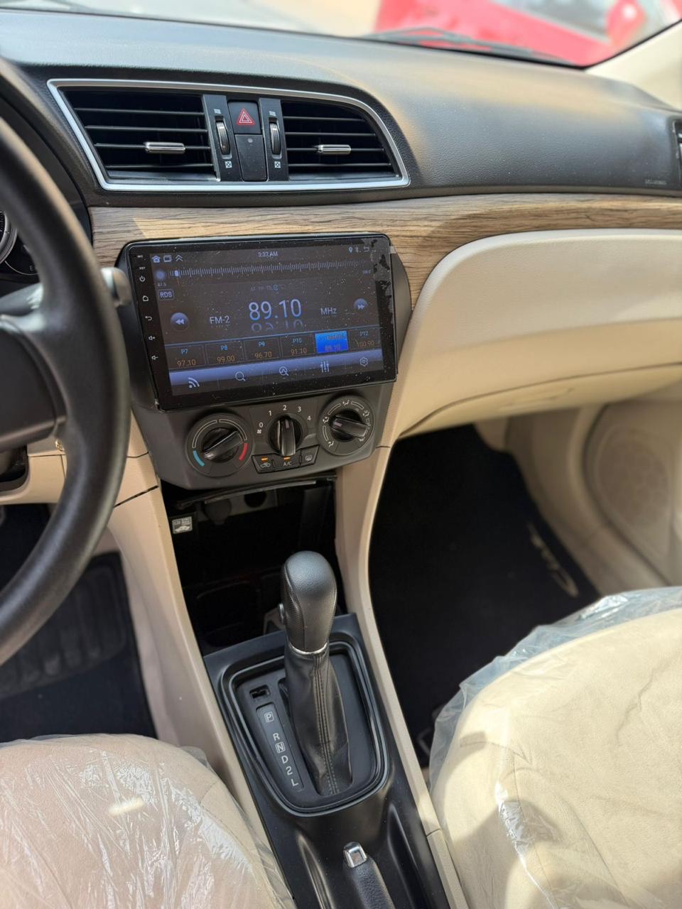 White Suzuki Ciaz GLX 2023