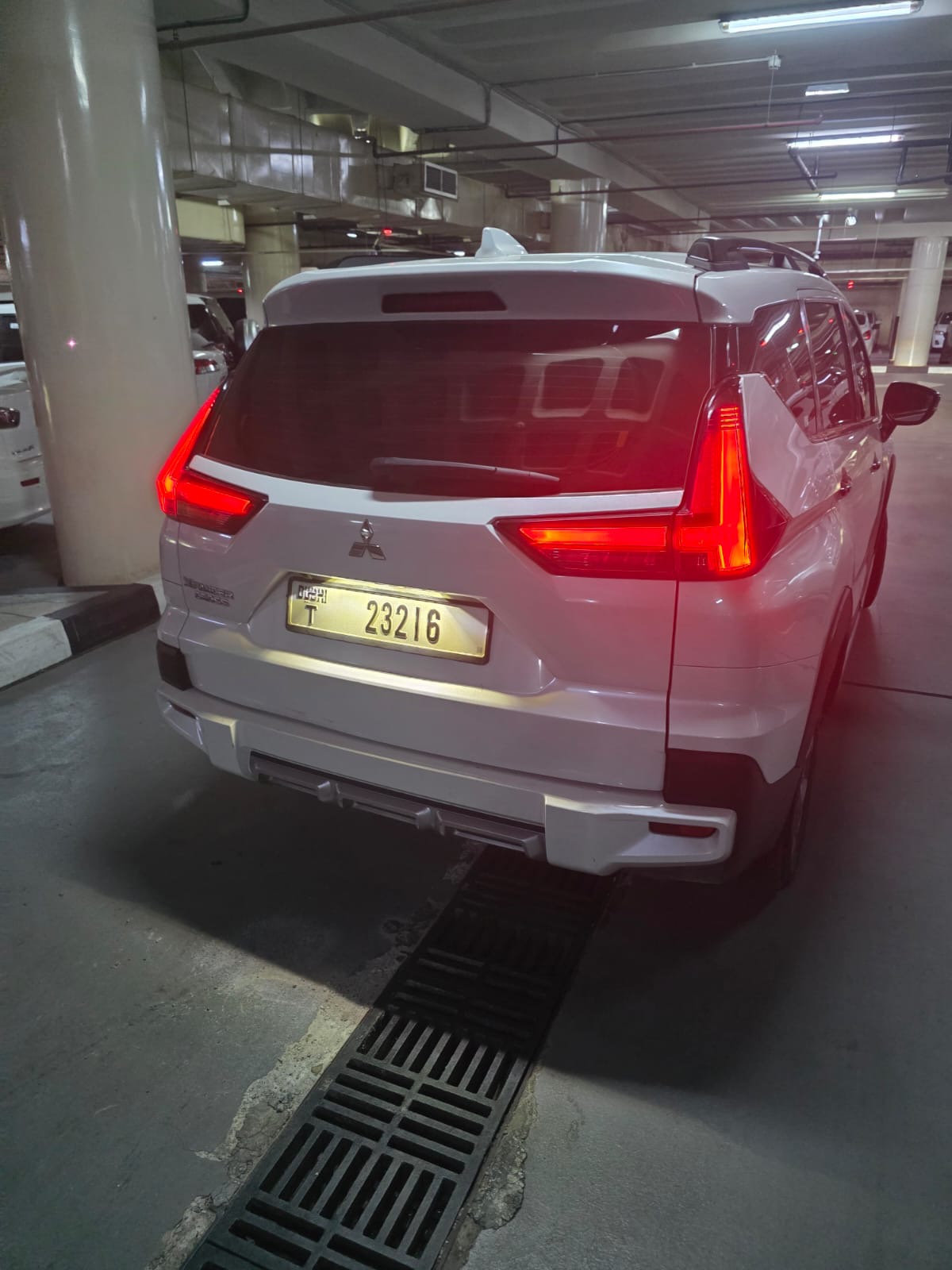 Blanc Mitsubishi Xpander Cross PREMIUM 2024