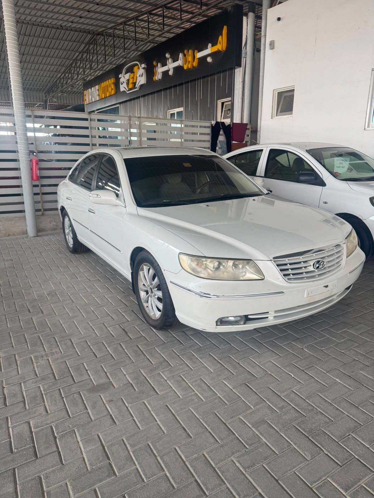 White Hyundai Azera Premium 2004
