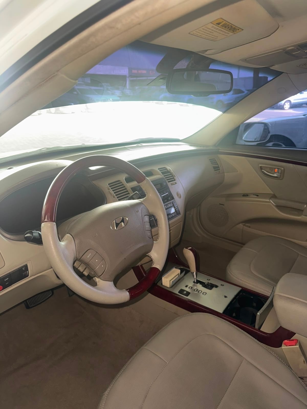 White Hyundai Azera Premium 2004