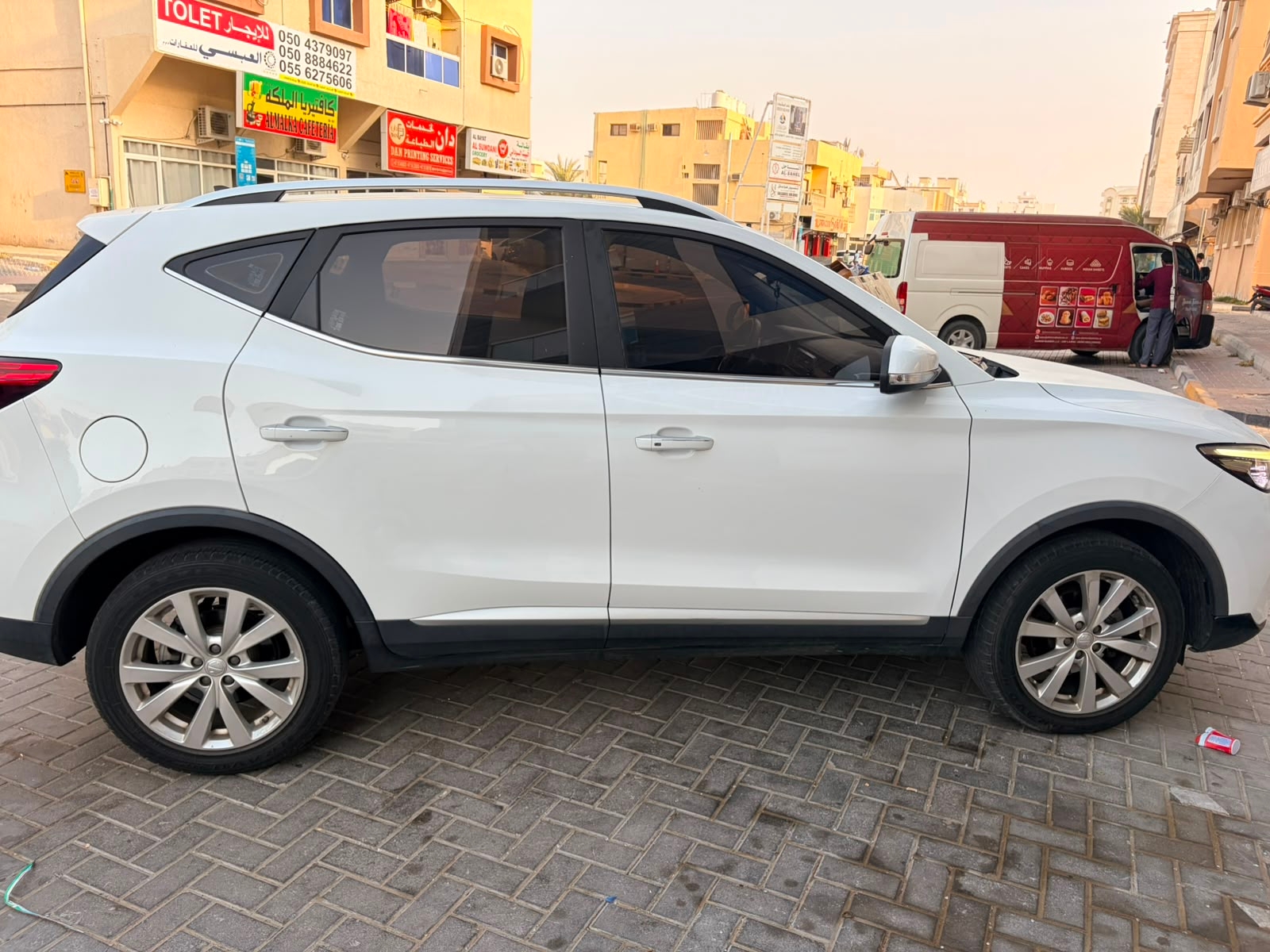 White MG ZS STD 2023