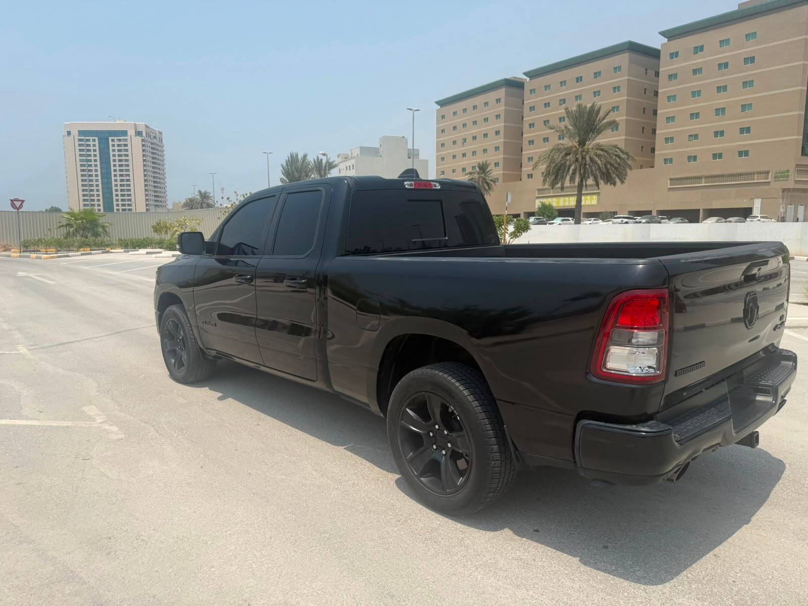 أسود  رام 1500 Big Horn 2024