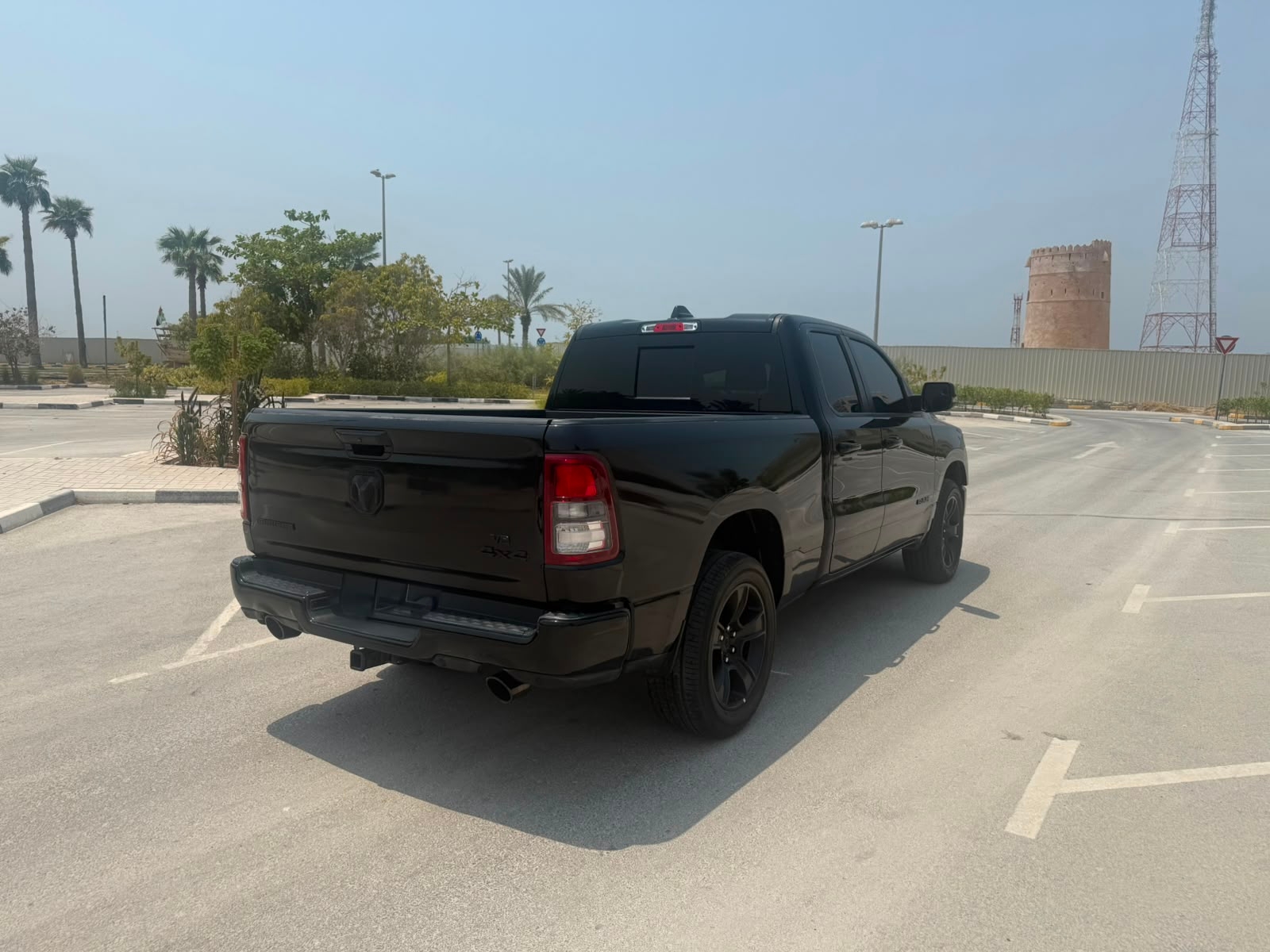 أسود  رام 1500 Big Horn 2024