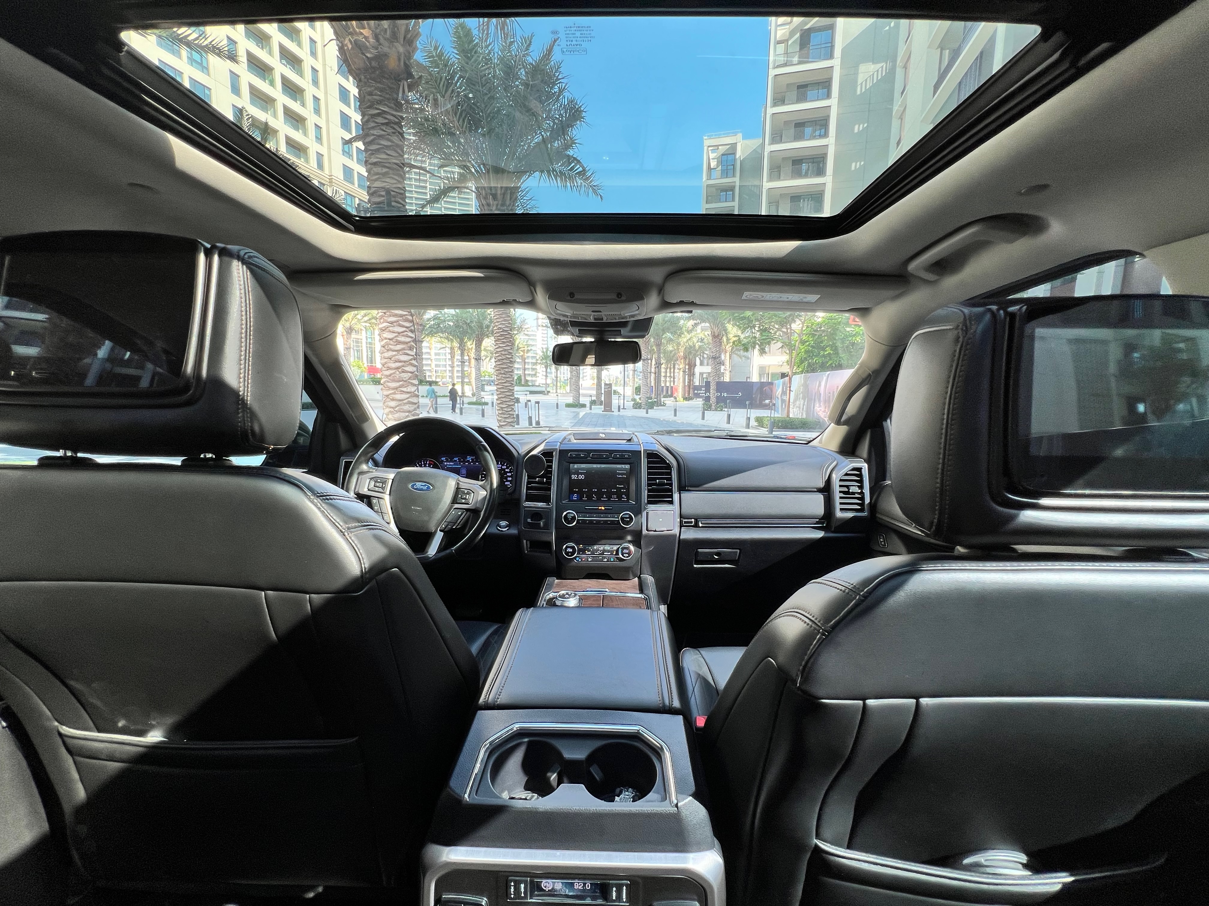 أسود فورد Expedition Platinum 2019