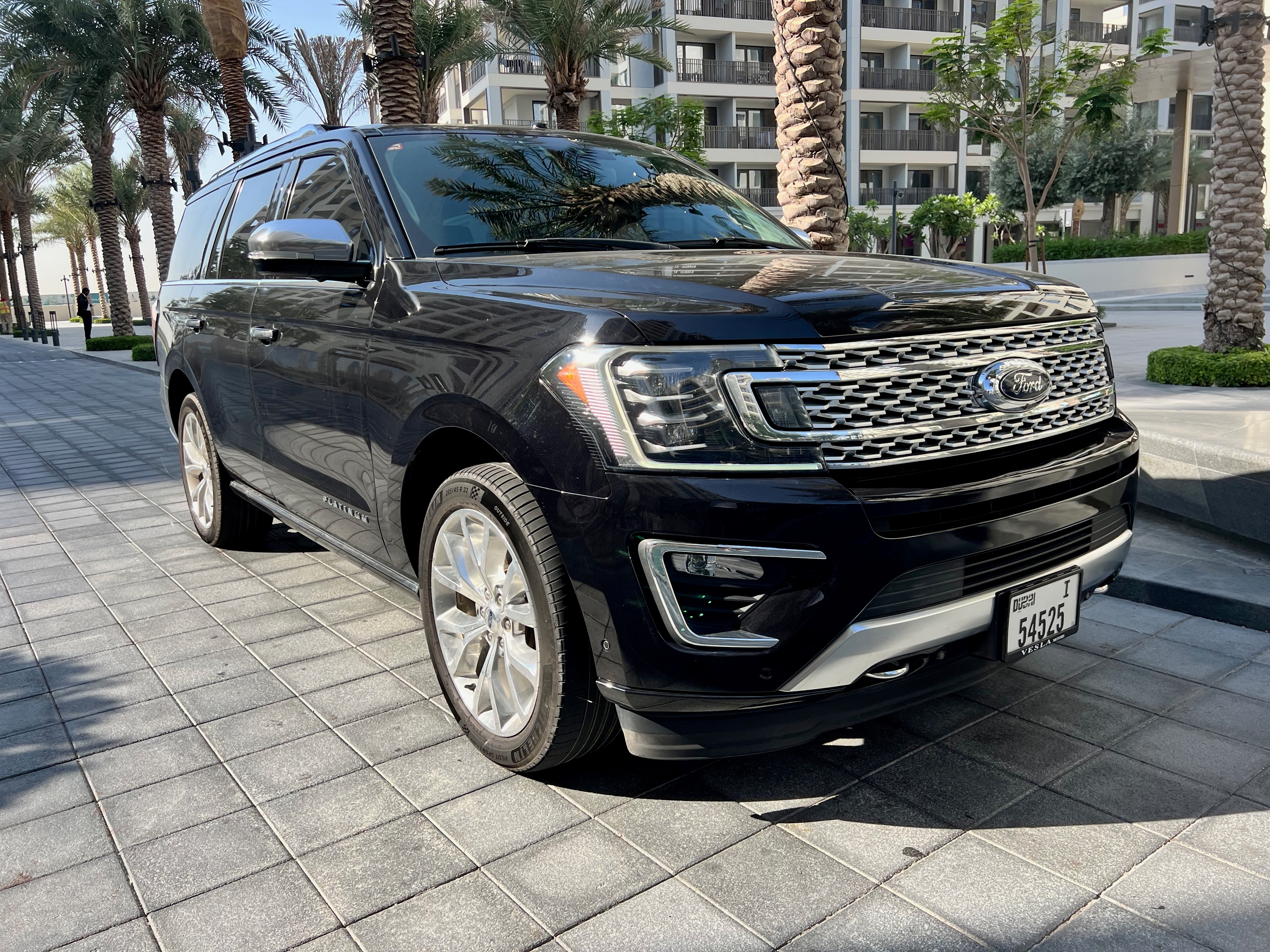 أسود فورد Expedition Platinum 2019