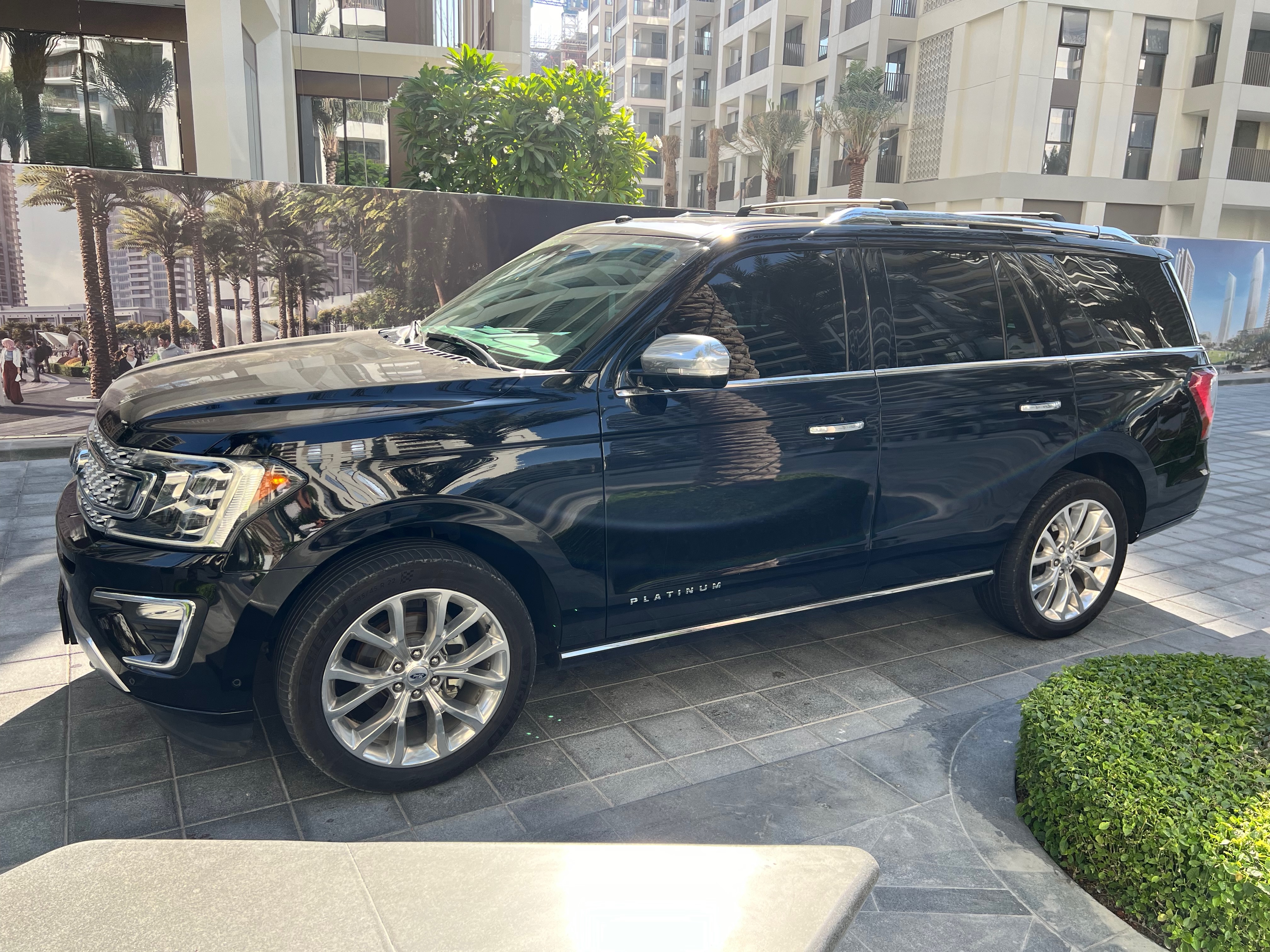 أسود فورد Expedition Platinum 2019