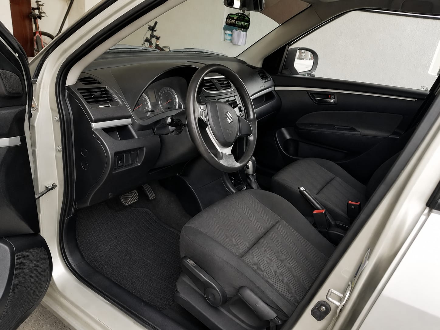 Silver Suzuki Swift GL 2015