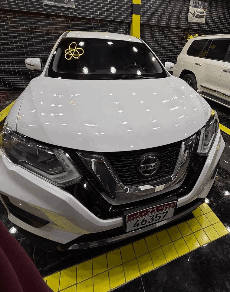 White Nissan Rogue SV 2018