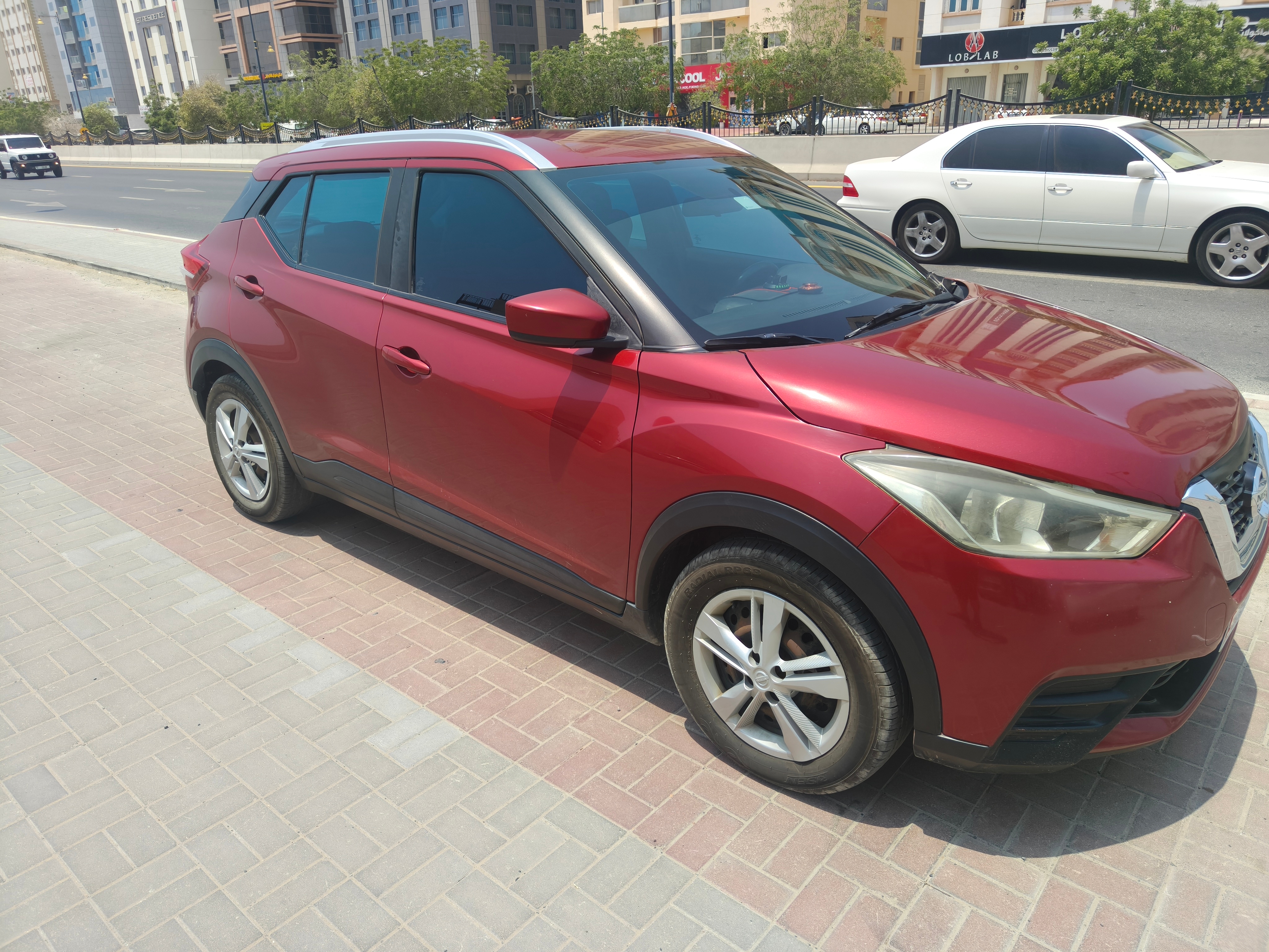 rood Nissan Kicks S 2020