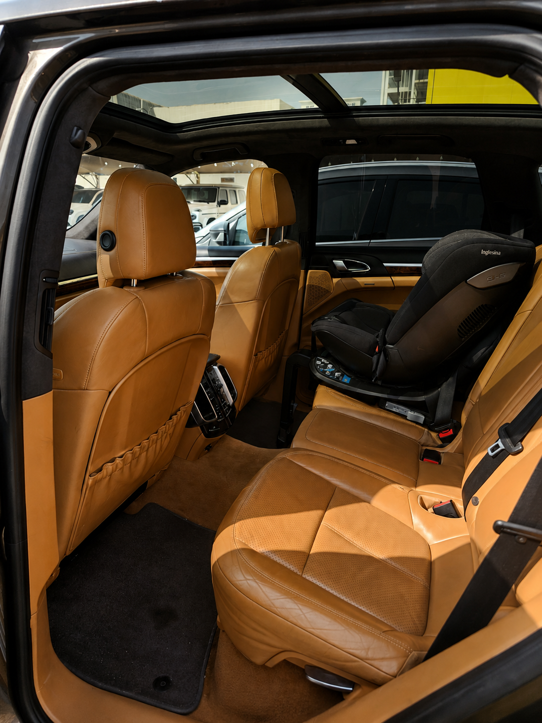 Dunkelbraun Porsche Cayenne GTS 2014