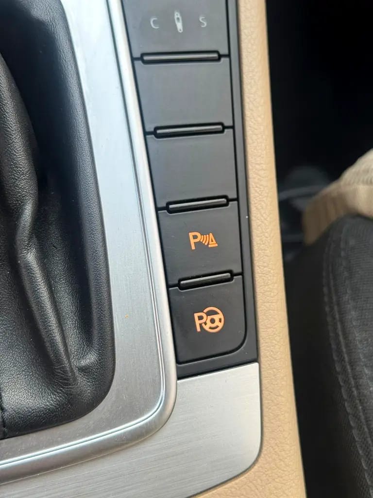 Weiß Volkswagen Passat CC 2015