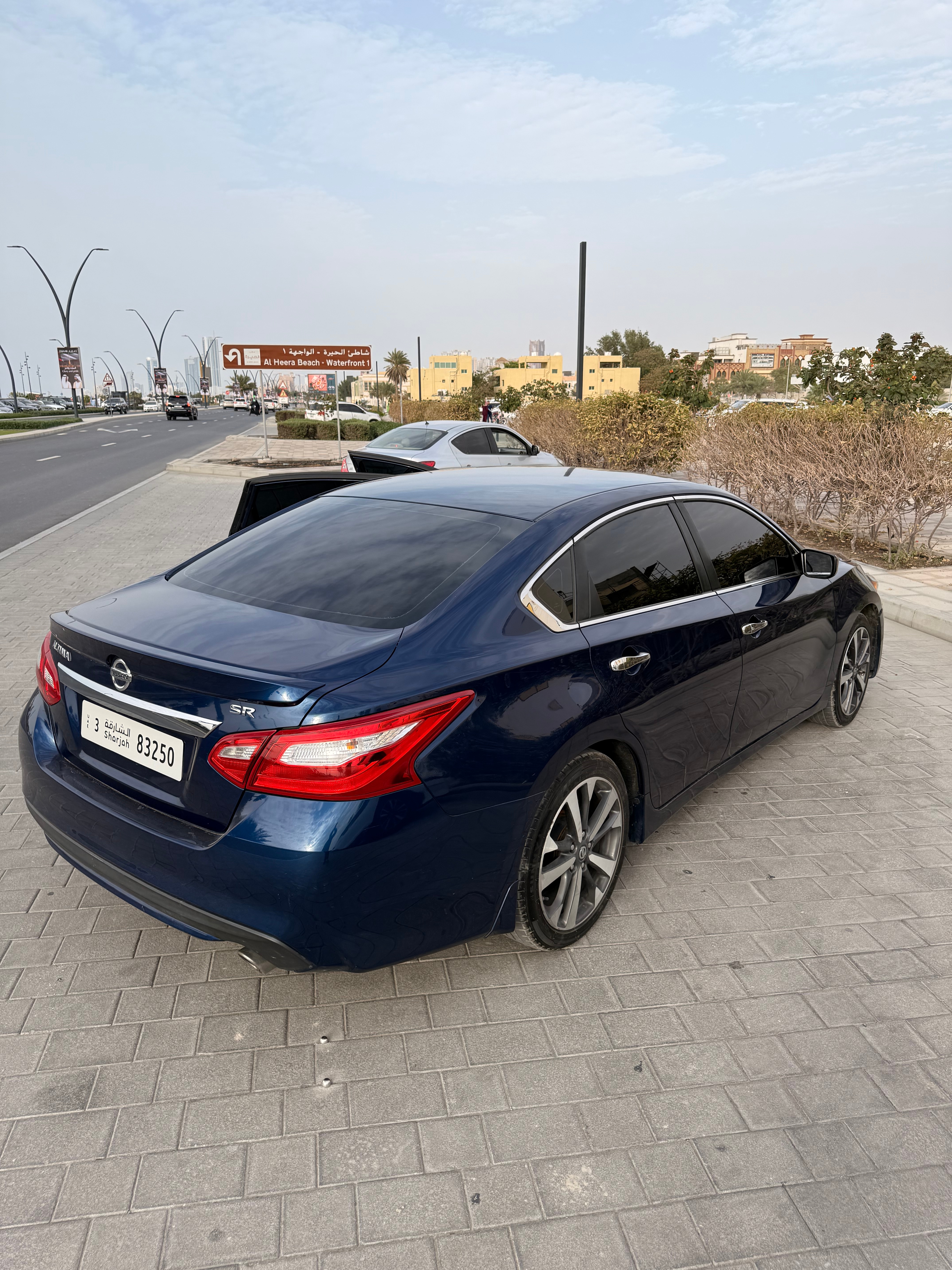 Blauw Nissan Altima 2.5 SR 2016