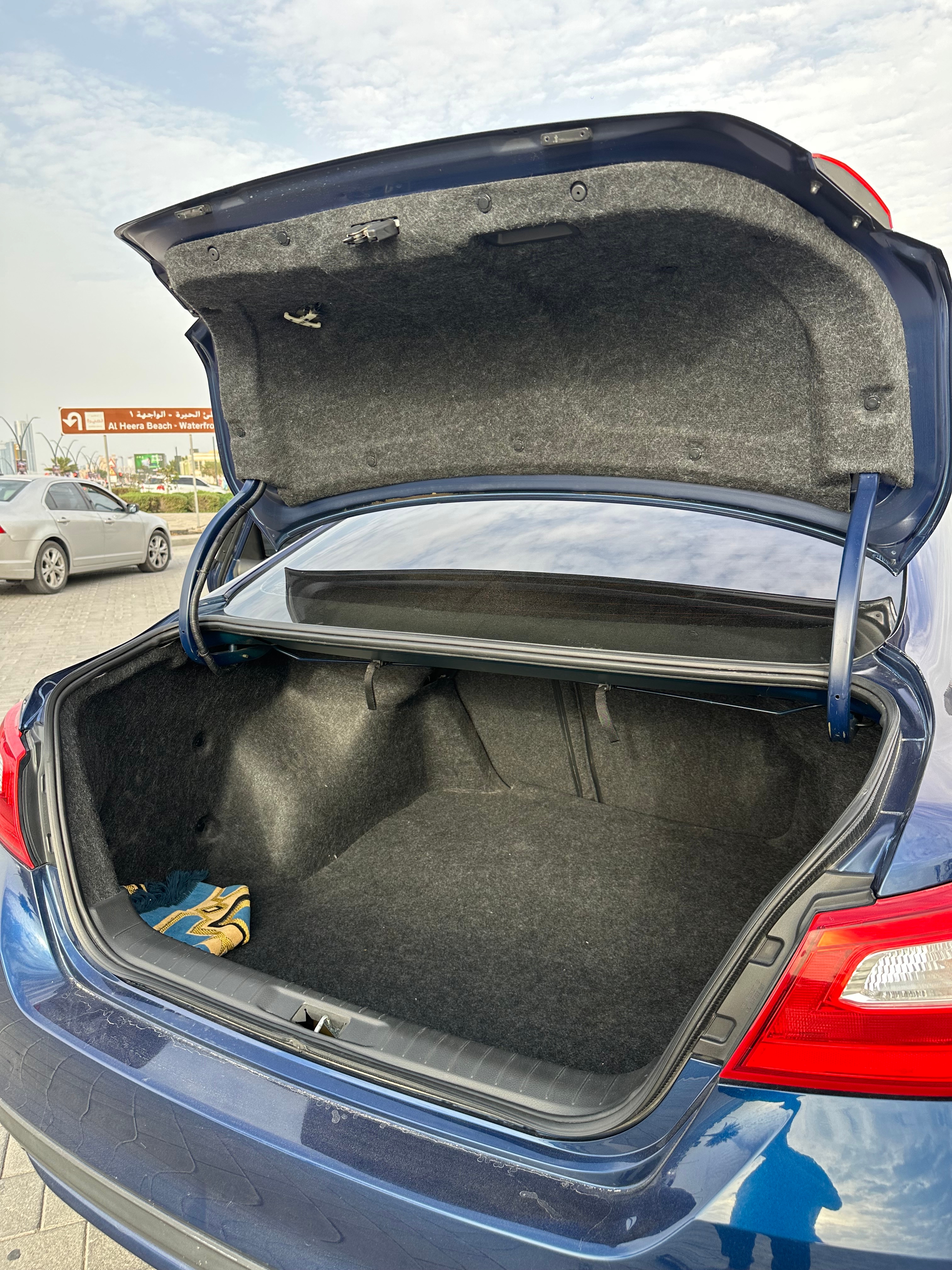 Blauw Nissan Altima 2.5 SR 2016