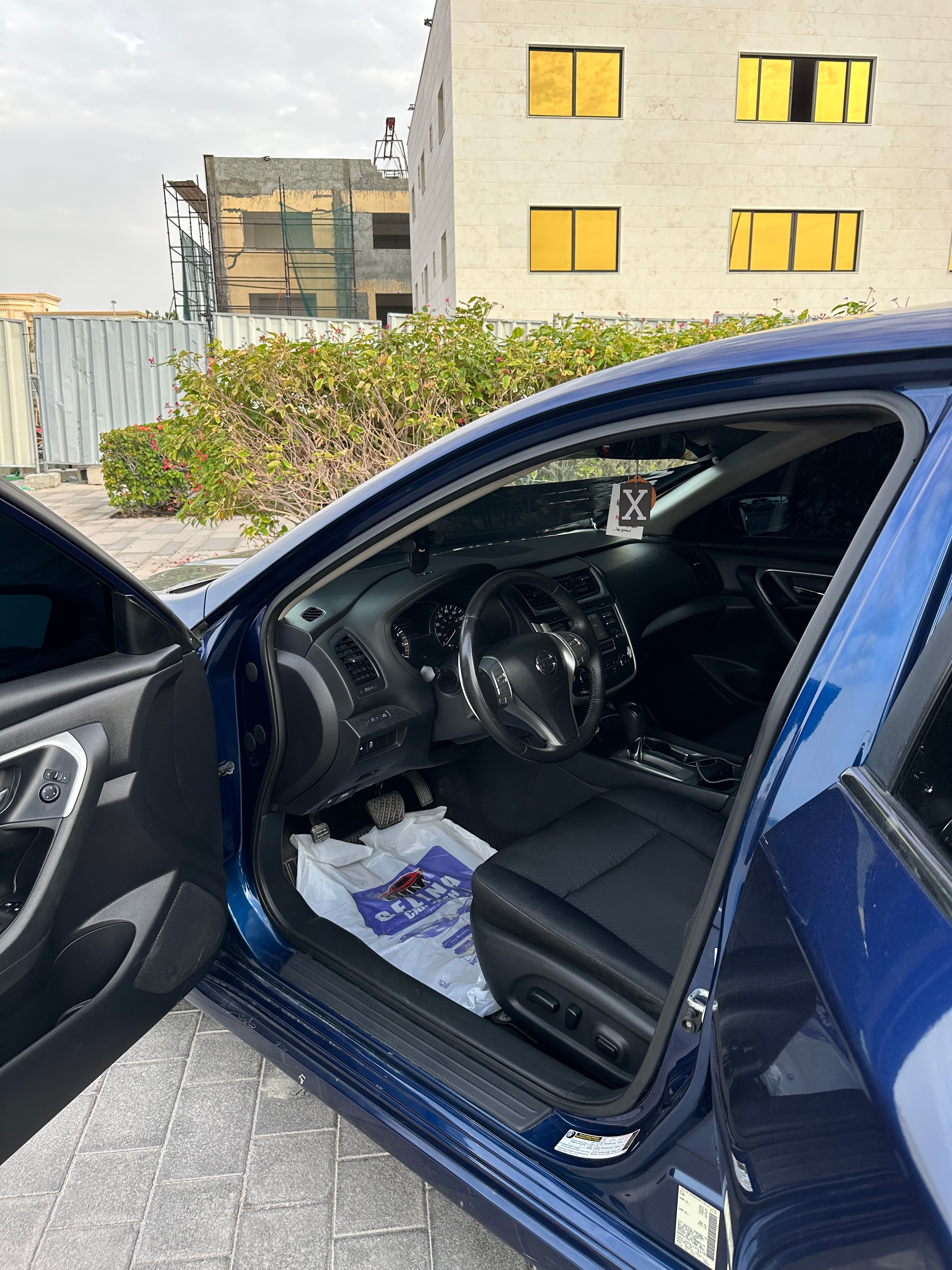 Blauw Nissan Altima 2.5 SR 2016