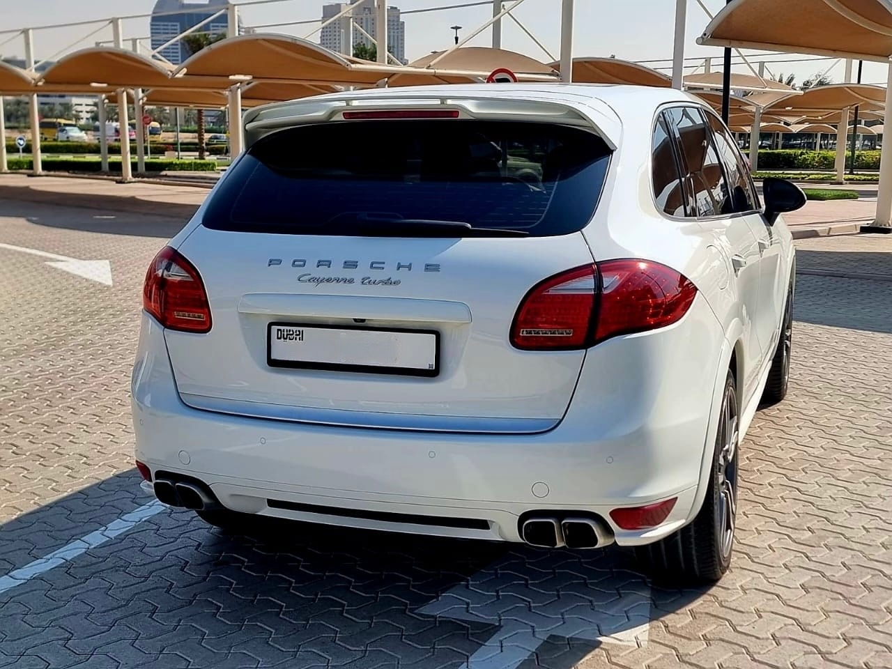 White Porsche Cayenne Turbo 2013