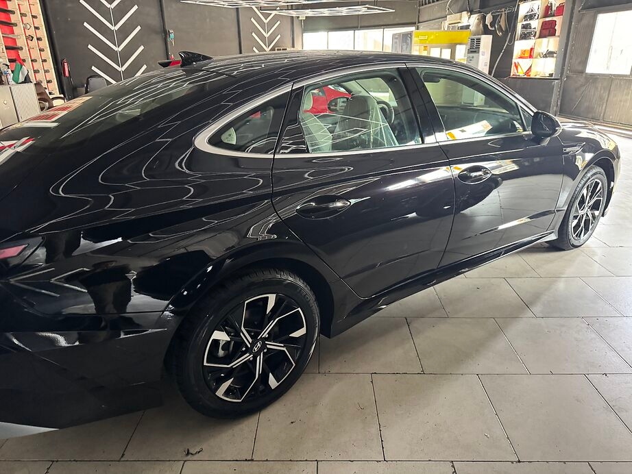 Tiefes Blau Hyundai Sonata Standard 2025