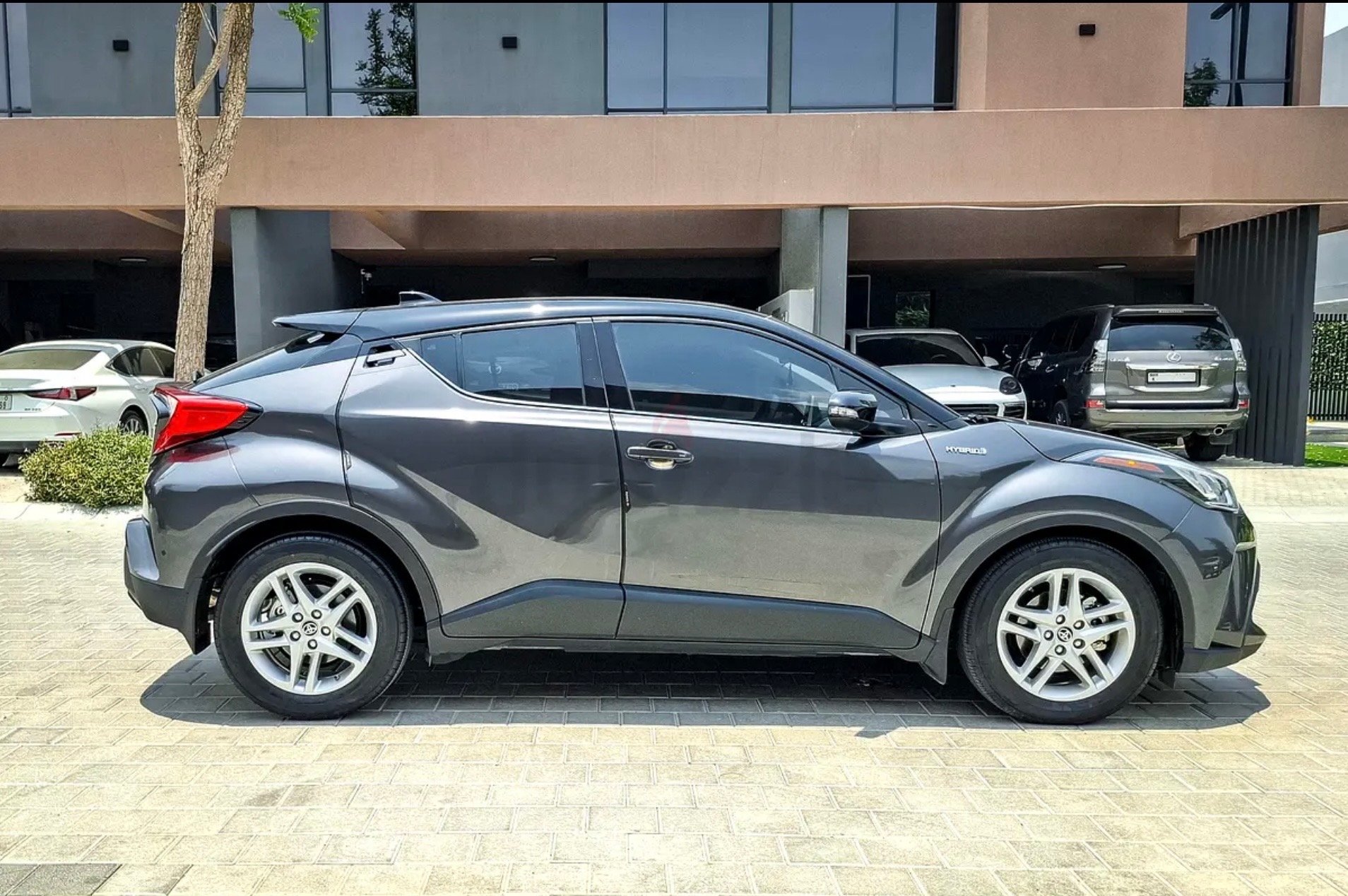 Metalik Gri Toyota CHR VX HYBRID 2023