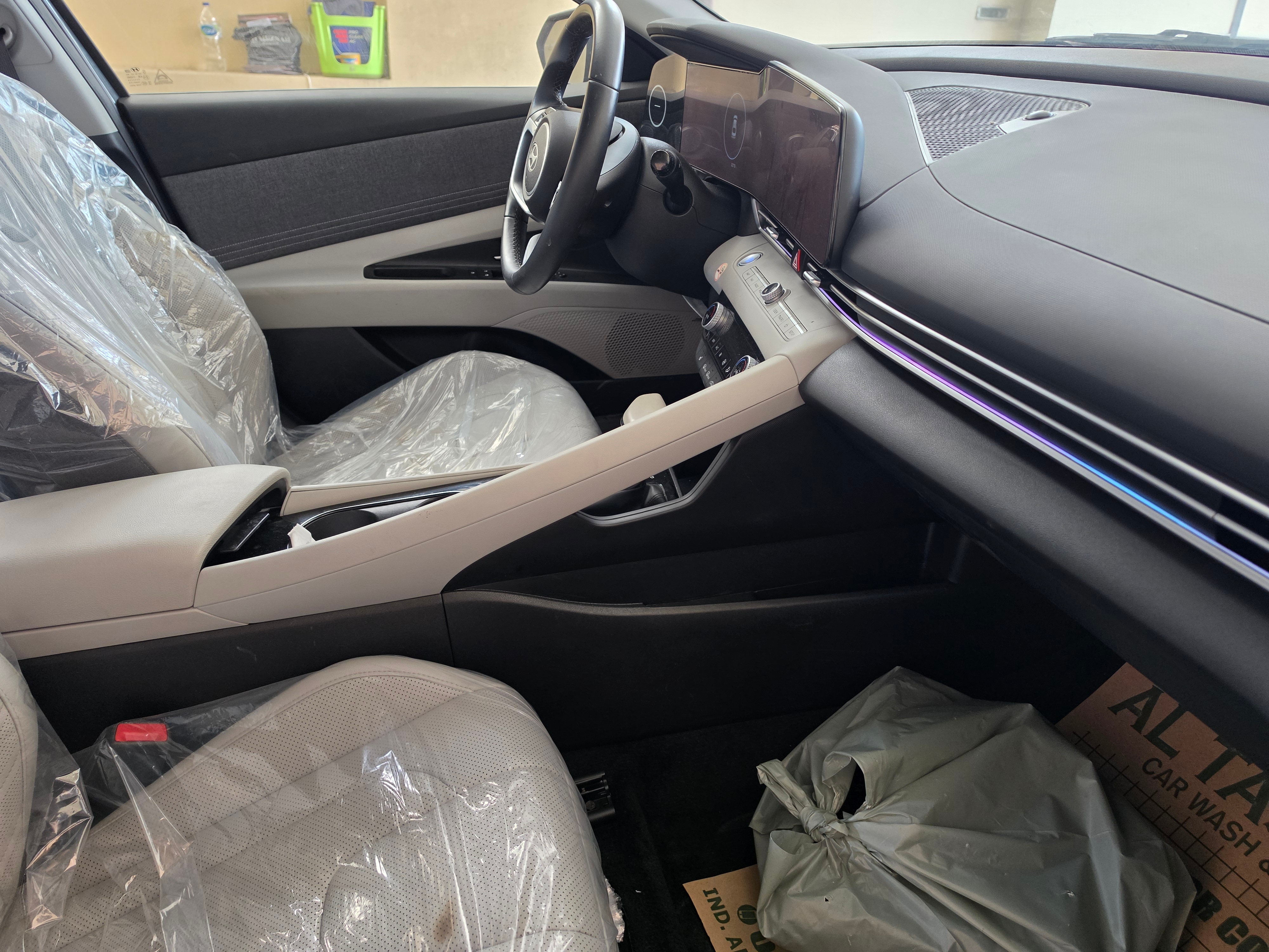 Gray Hyundai Elantra Limited 2024