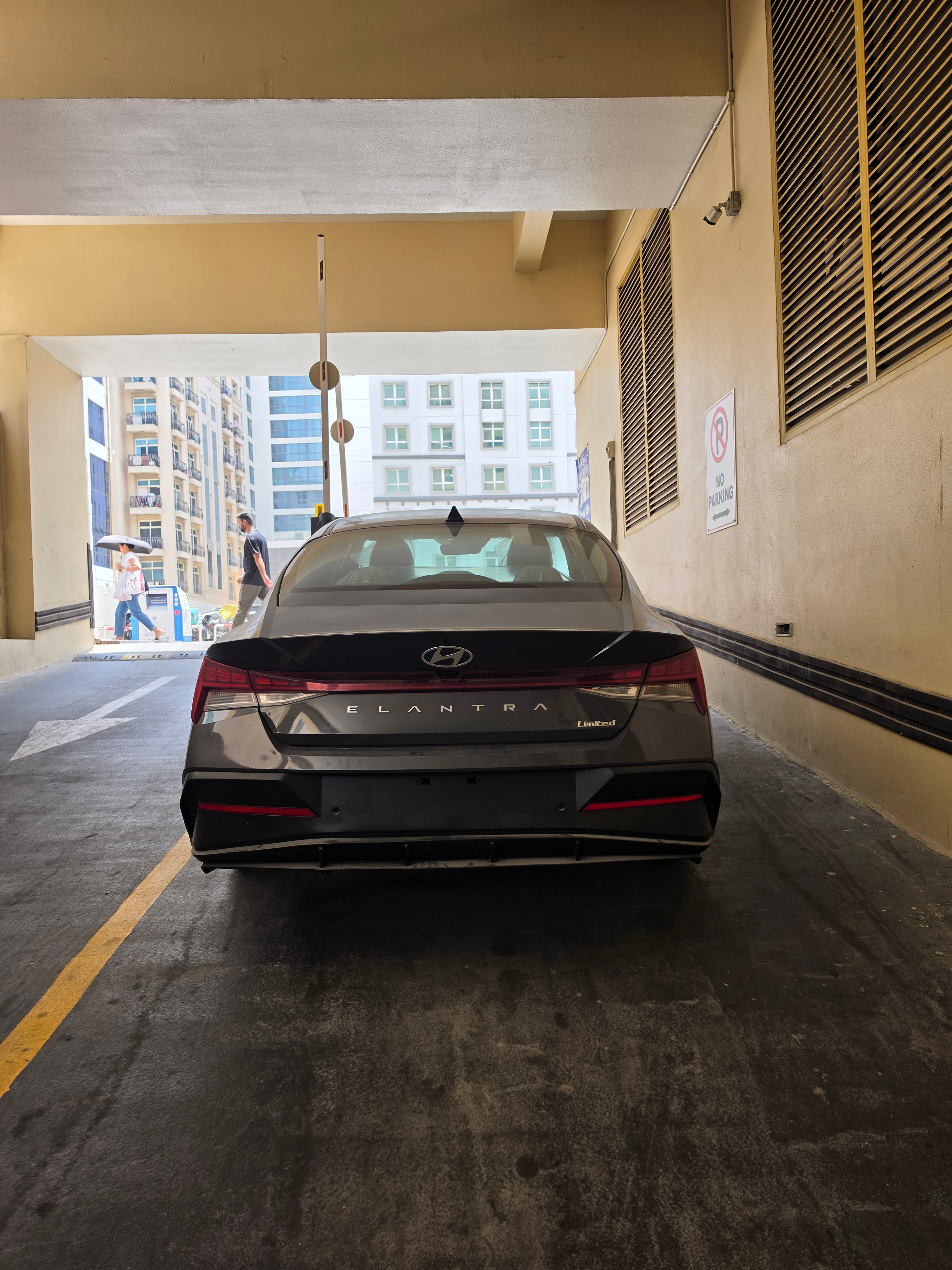 Gray Hyundai Elantra Limited 2024