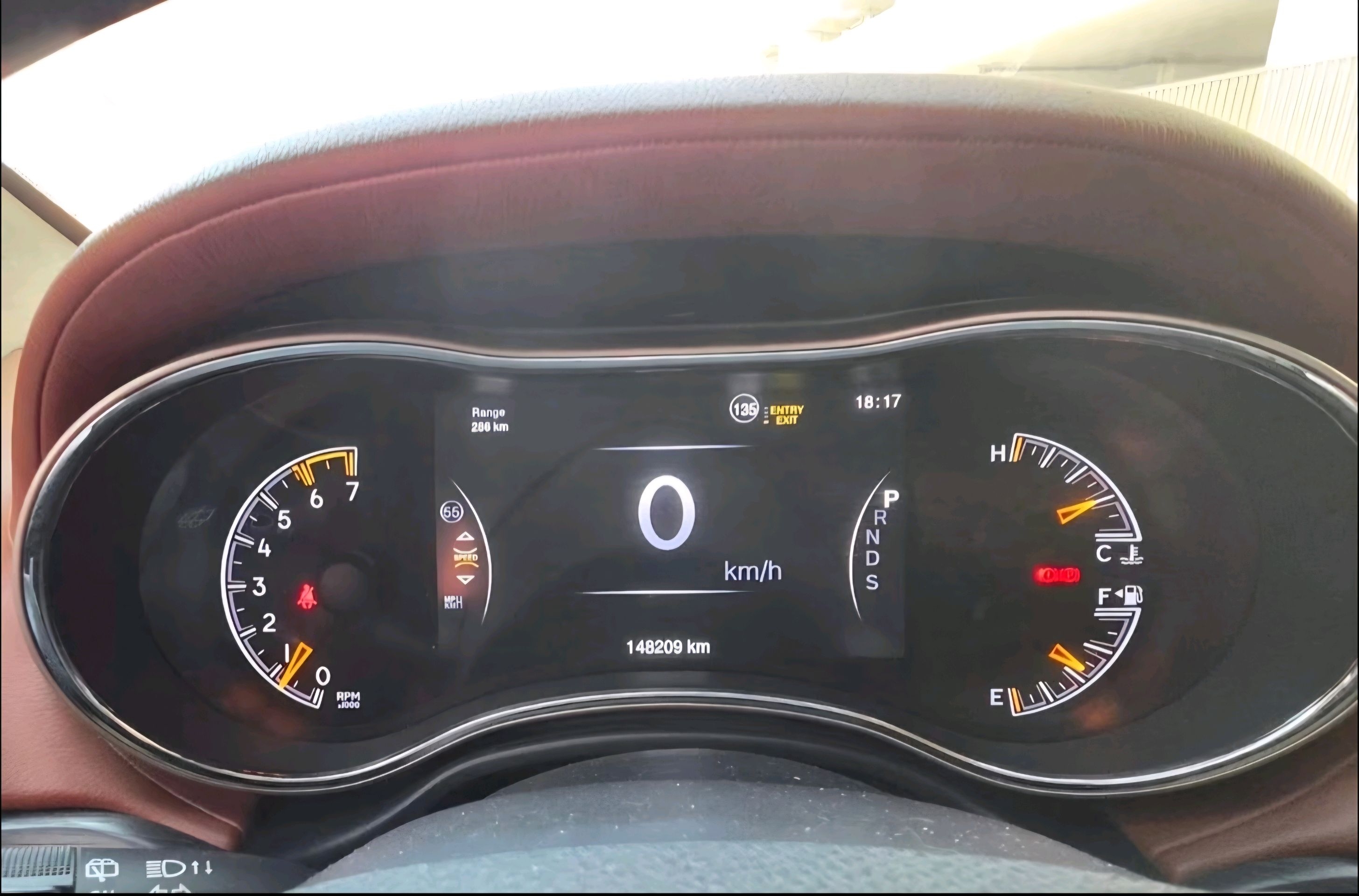 Marrón oscuro Jeep Grand Cherokee Summit 2015