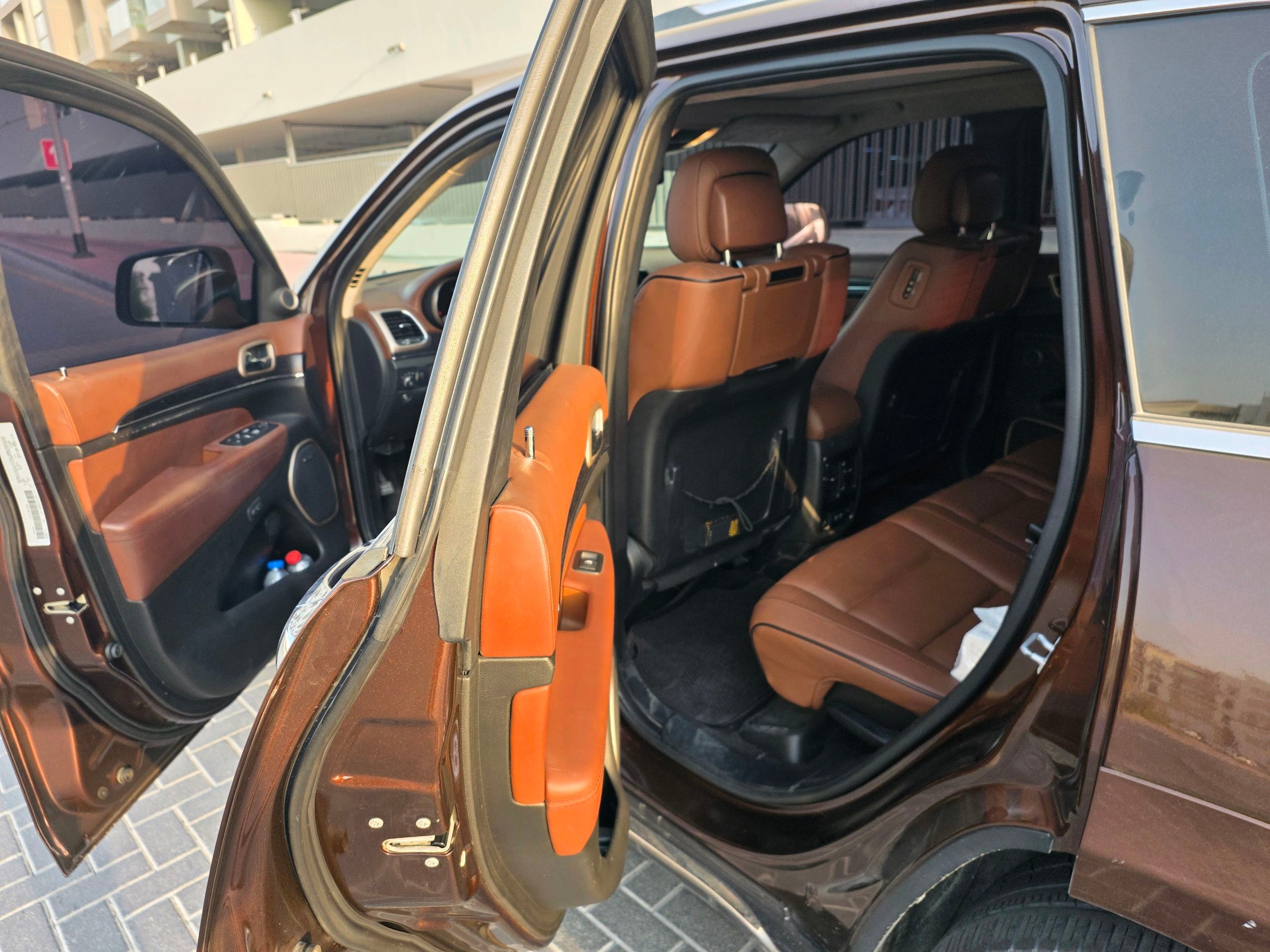 Marrón oscuro Jeep Grand Cherokee Summit 2015