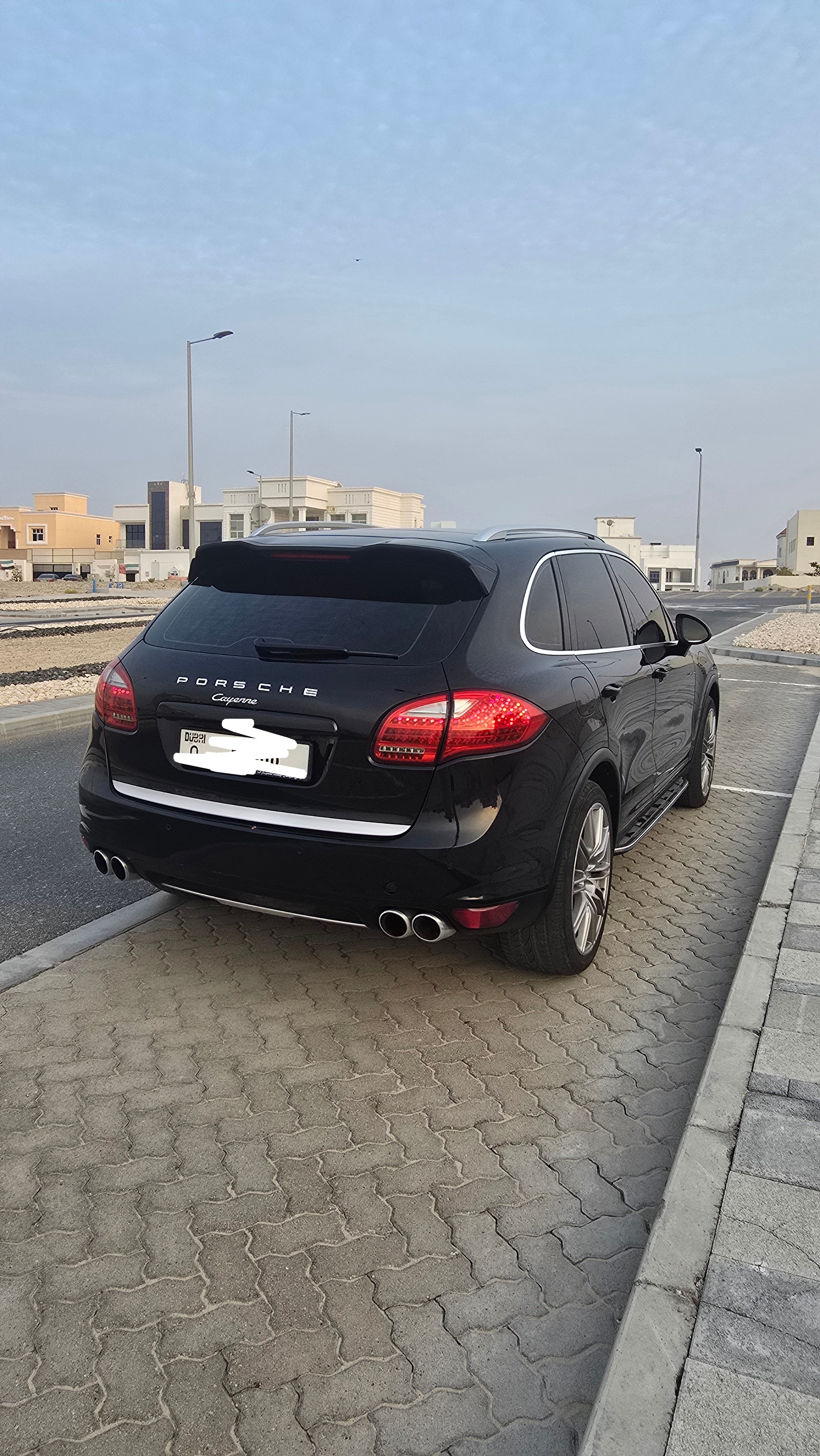 Black Porsche Cayenne S 2011