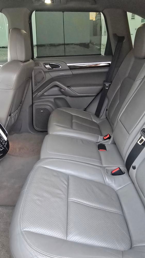 Black Porsche Cayenne S 2011