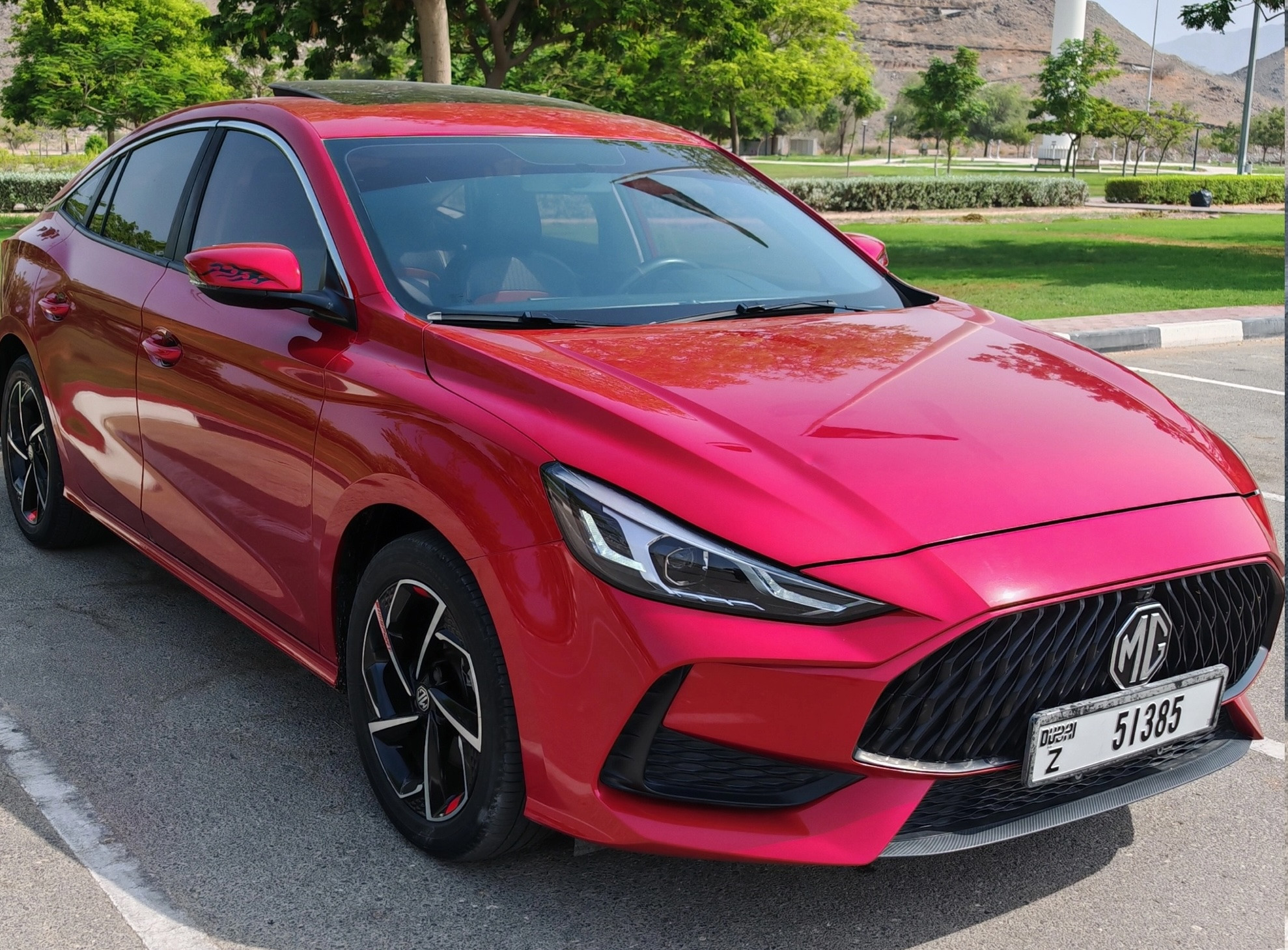 Красный MG GT Turbo 2023 год