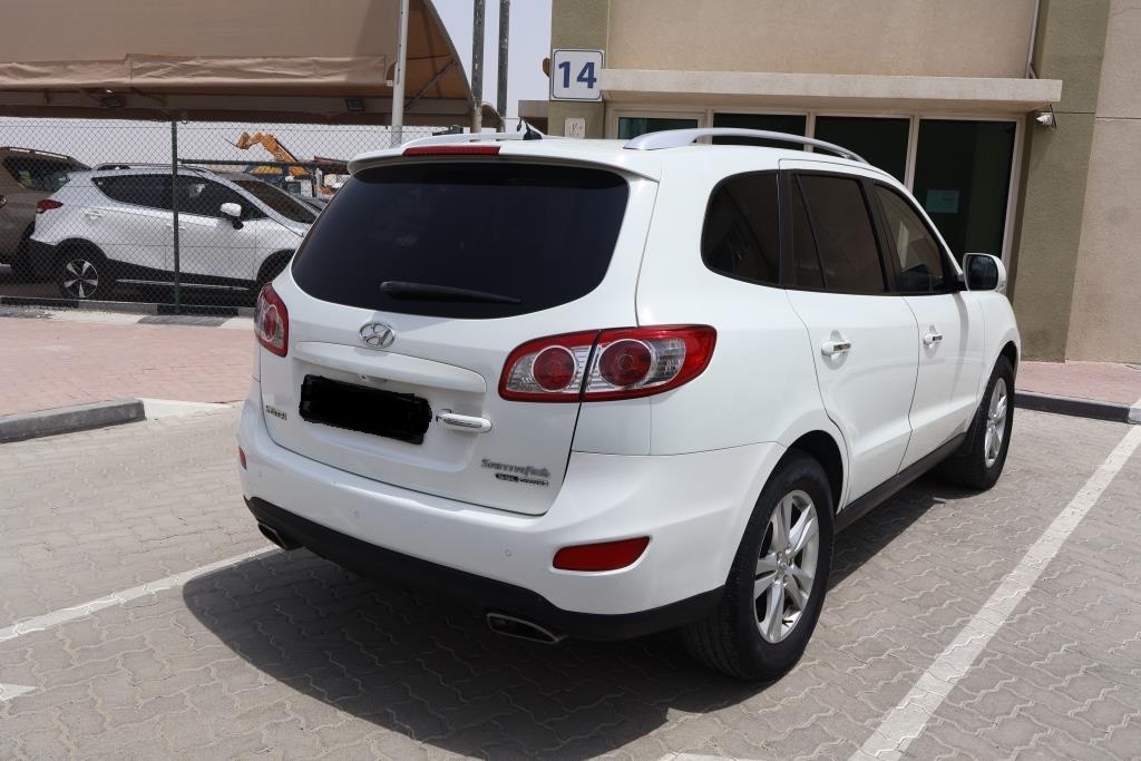 Weiß Hyundai Santa Fe Limited 2010
