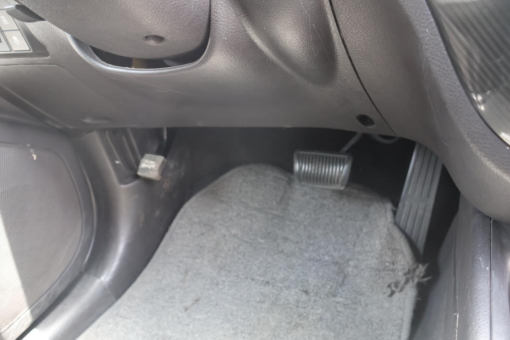 Weiß Hyundai Santa Fe Limited 2010